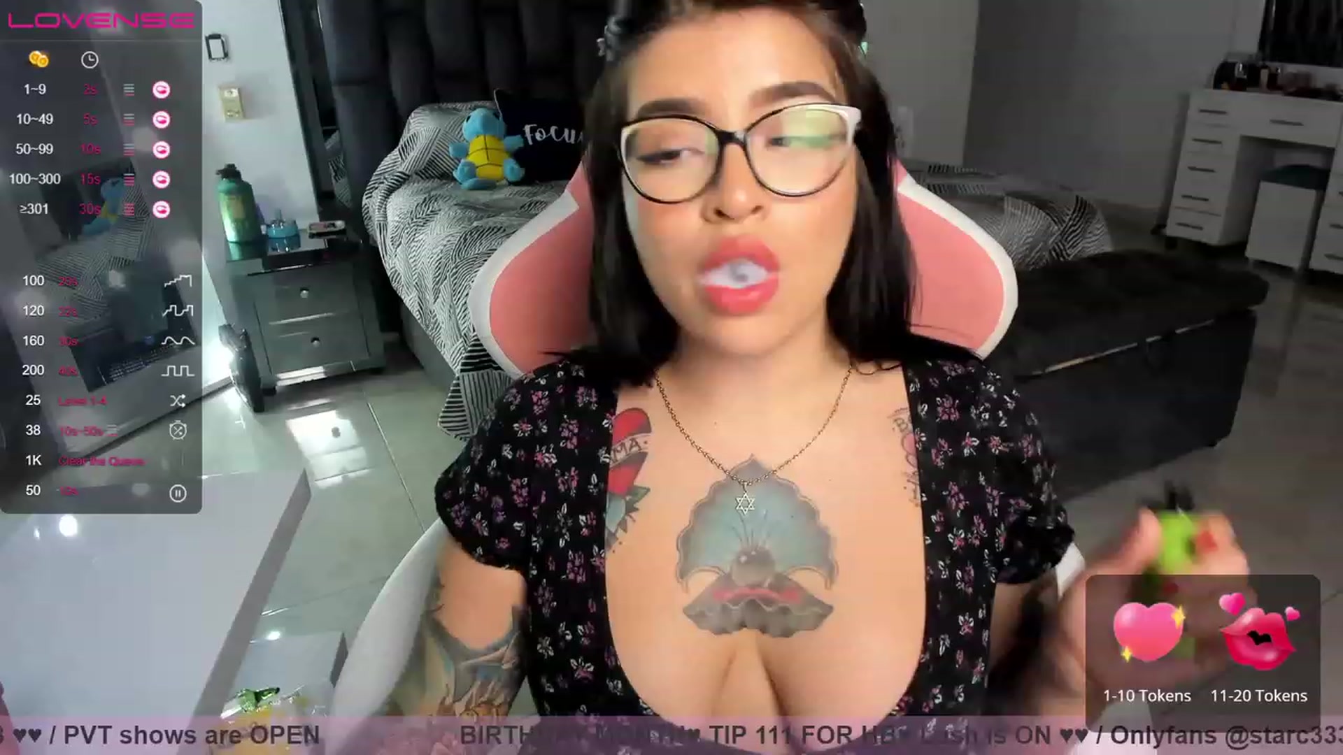 Gallery image thumbnail from Star_castle's myfreecams stream on, 06/08/2023, 23:10 image 14 of 20