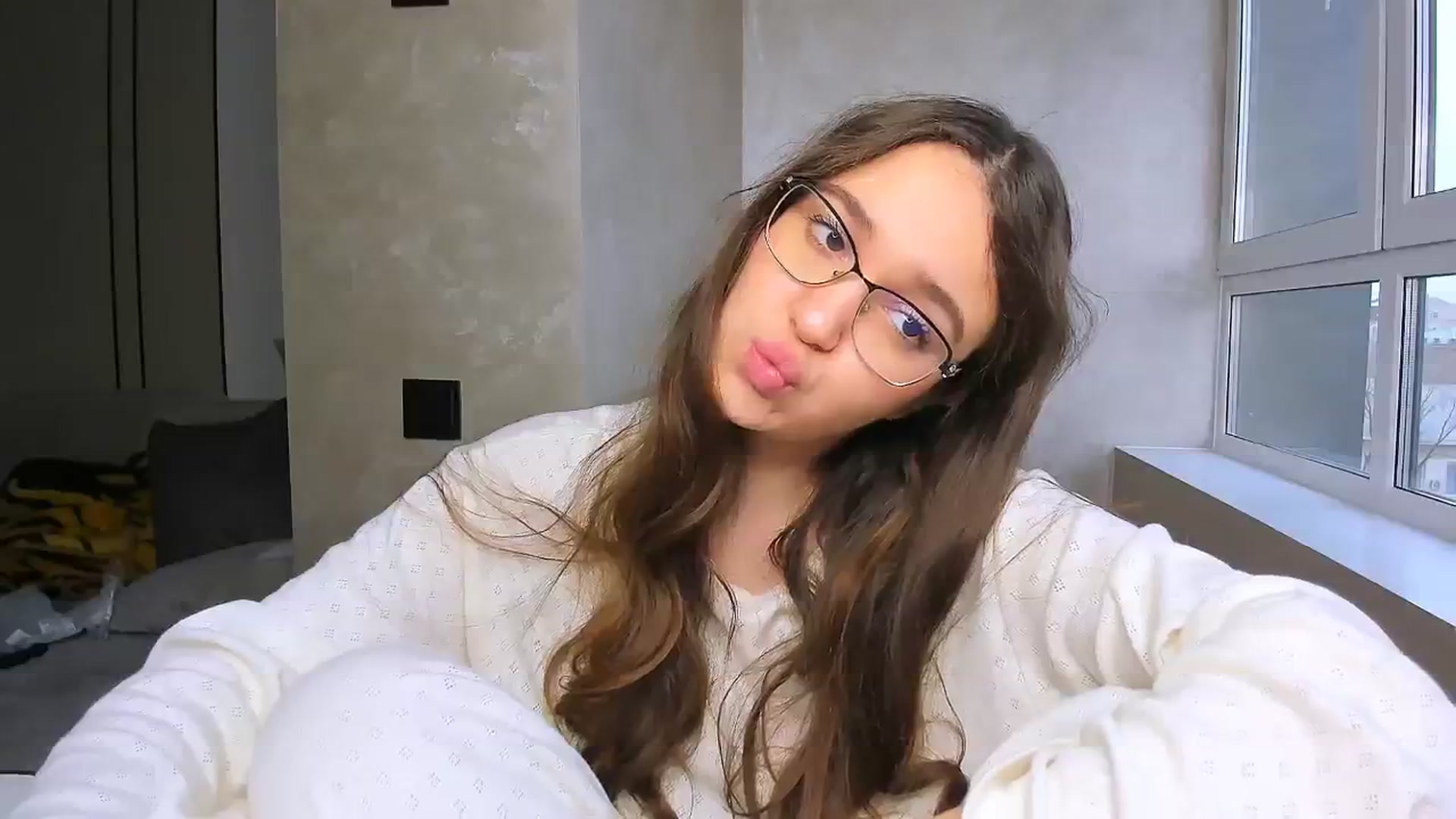 Gallery image thumbnail from StarlitAffair's myfreecams stream on, 12/12/2024, 10:38 image 13 of 20