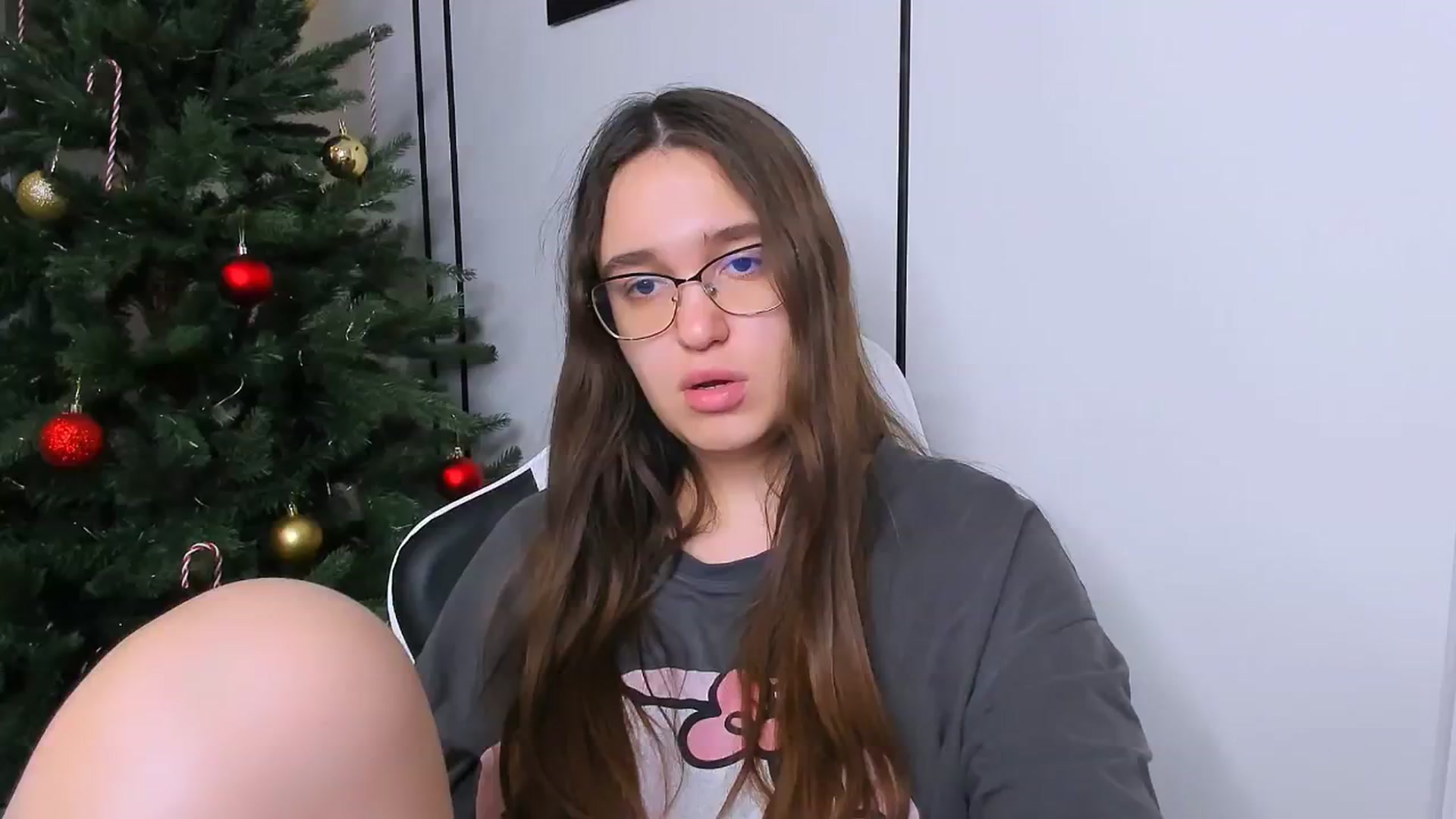 Gallery image thumbnail from StarlitAffair's myfreecams stream on, 12/23/2024, 16:05 image 12 of 20