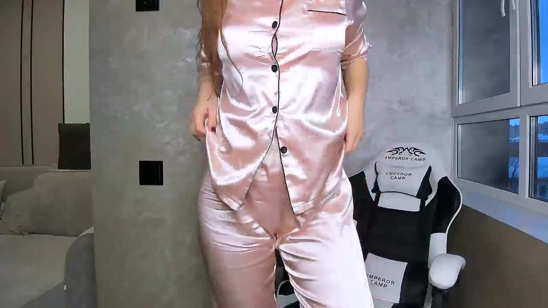 Gallery image thumbnail from StarlitAffair's myfreecams stream on, 01/08/2025, 12:39 image 16 of 20
