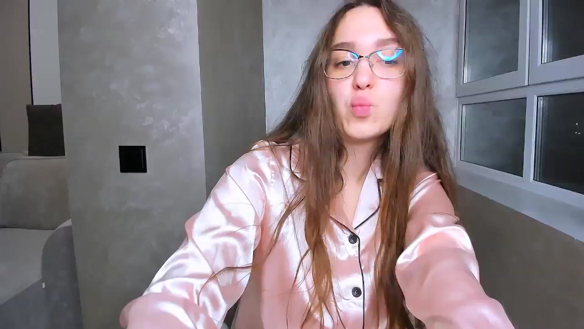 Gallery image thumbnail from StarlitAffair's myfreecams stream on, 01/08/2025, 14:33 image 11 of 20