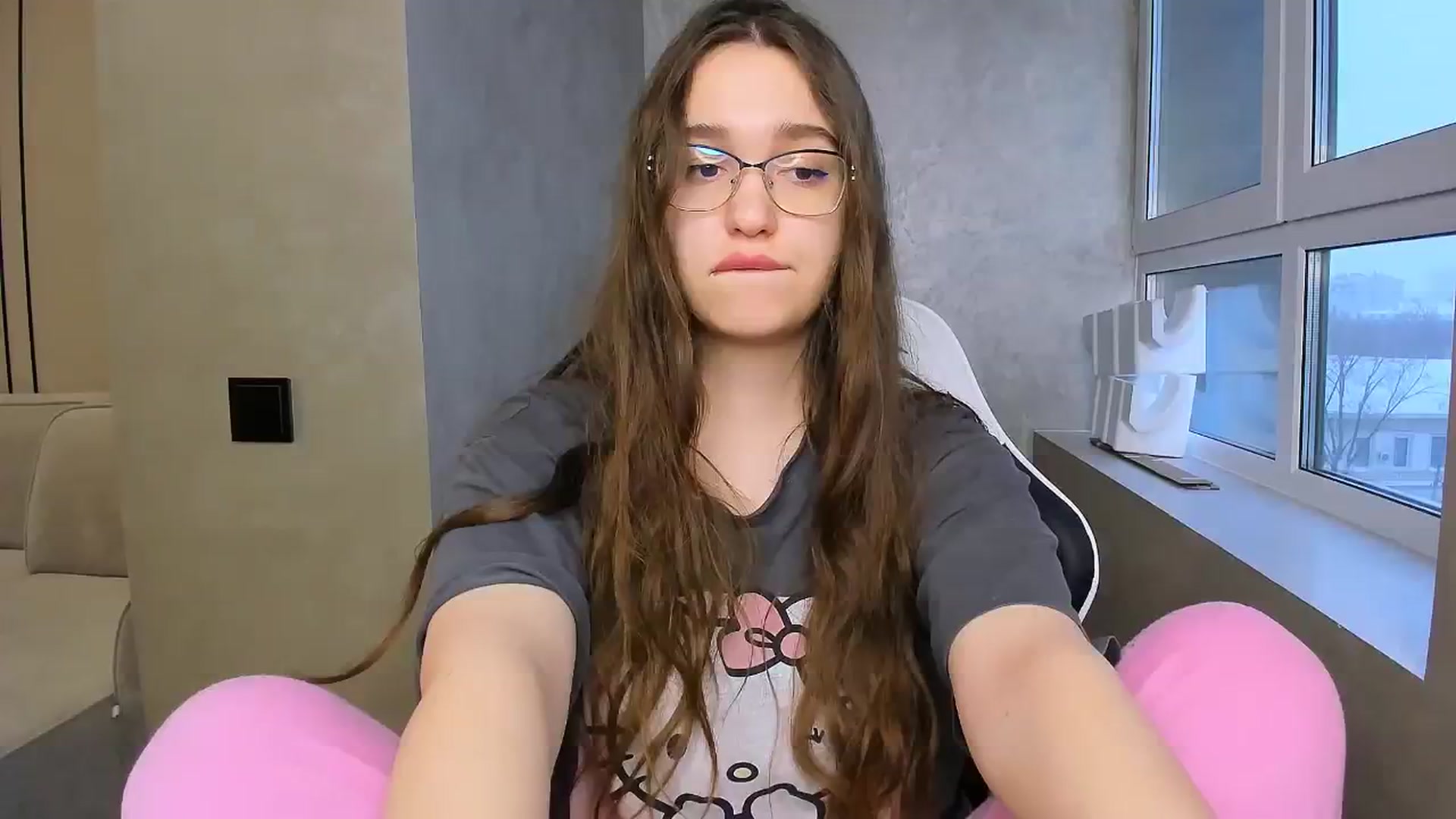 Gallery image thumbnail from StarlitAffair's myfreecams stream on, 02/22/2025, 13:17 image 13 of 20