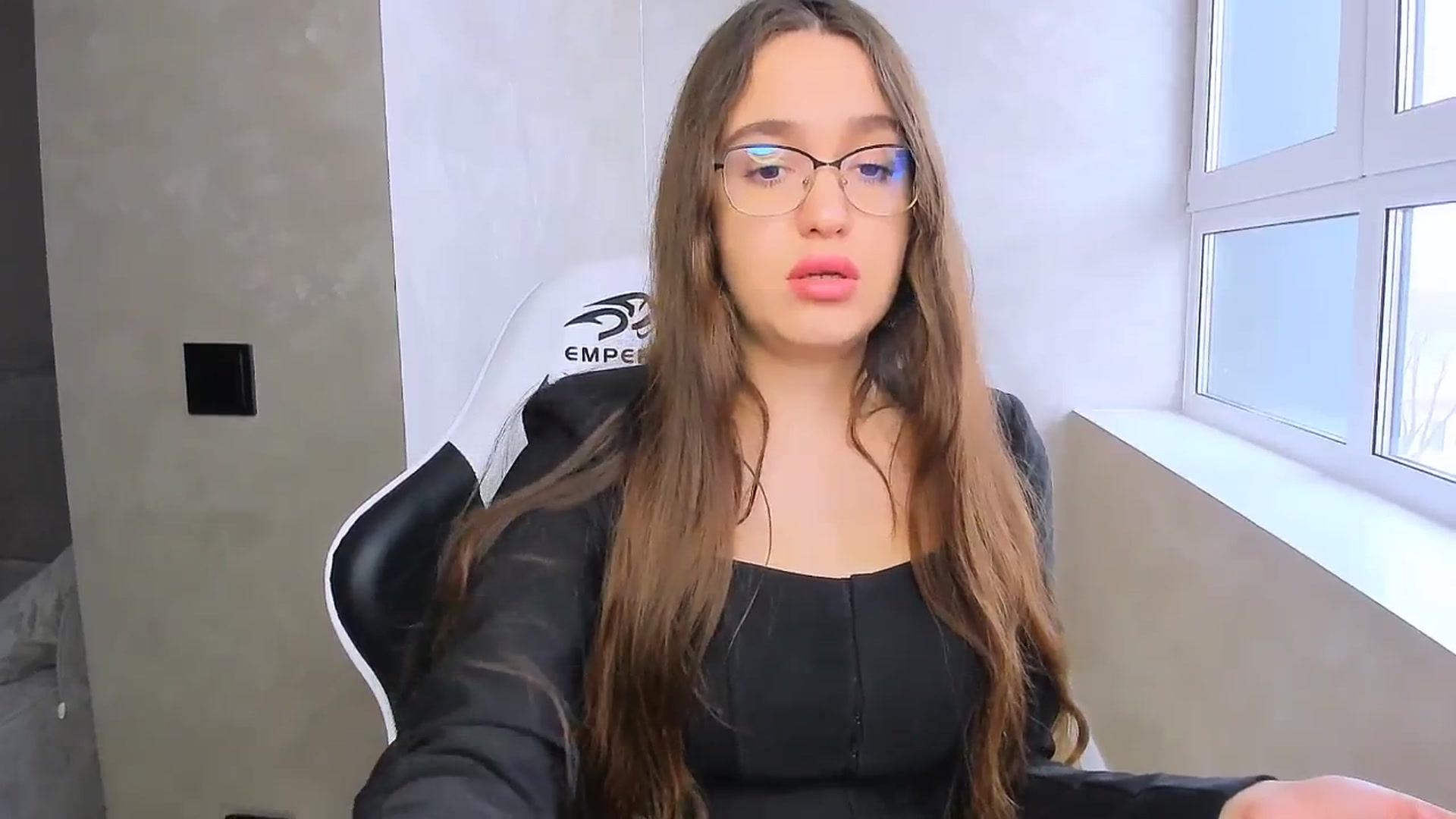 Gallery image thumbnail from StarlitAffair's myfreecams stream on, 03/05/2025, 11:24 image 3 of 20