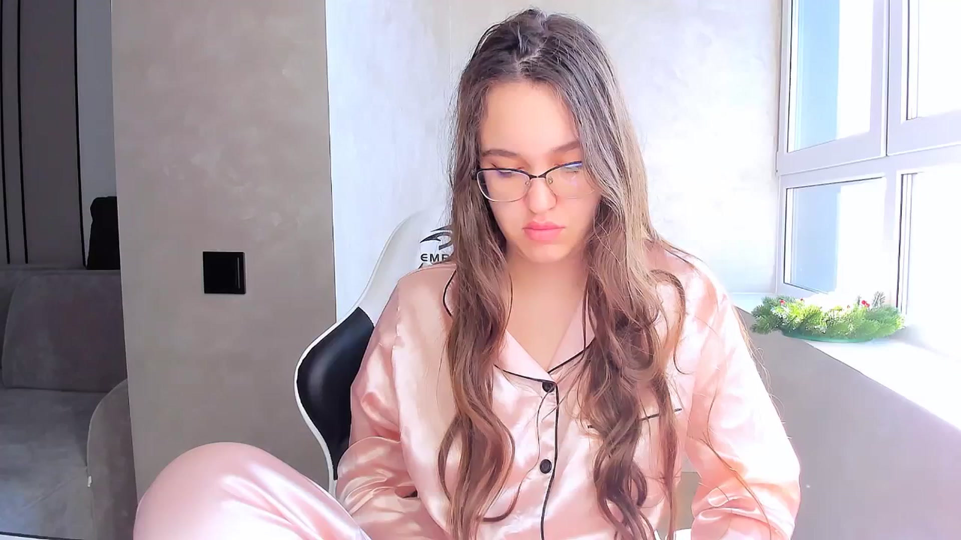 Gallery image thumbnail from StarlitAffair's myfreecams stream on, 03/24/2025, 11:15 image 7 of 20