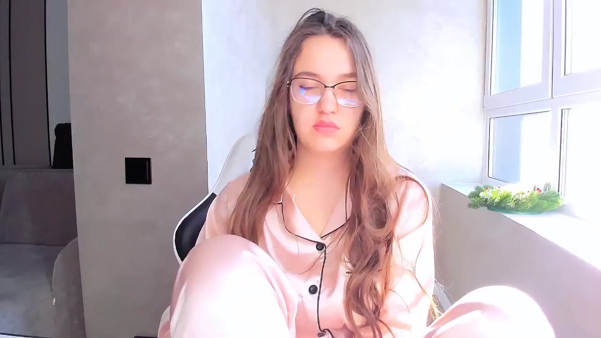 Gallery image thumbnail from StarlitAffair's myfreecams stream on, 03/24/2025, 11:15 image 9 of 20