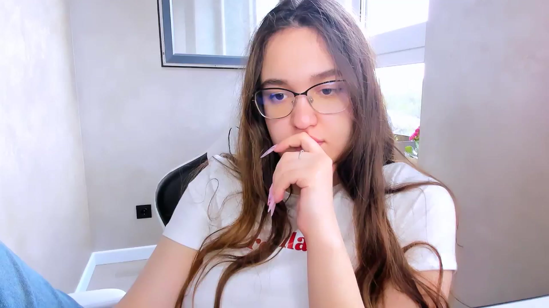 Gallery image thumbnail from StarlitAffair's myfreecams stream on, 04/24/2025, 12:20 image 7 of 20