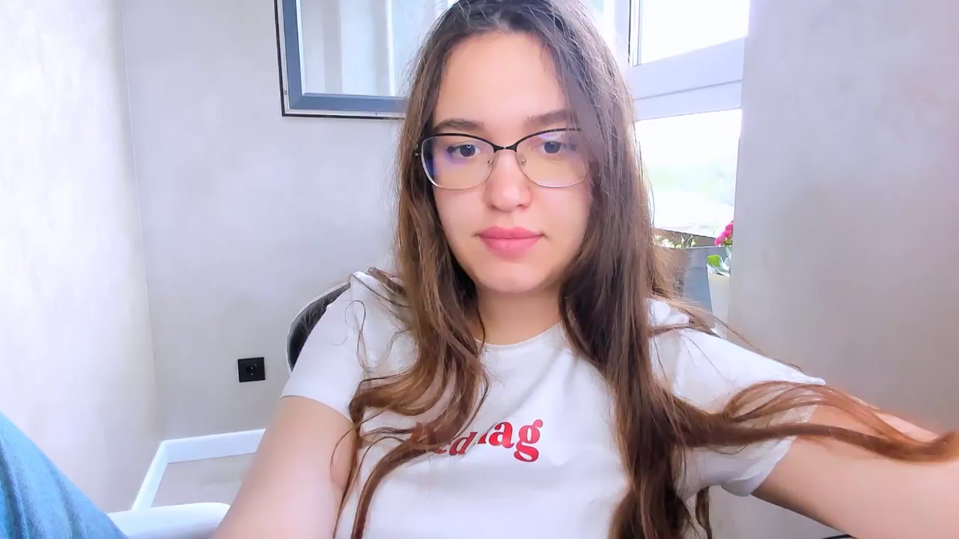Gallery image thumbnail from StarlitAffair's myfreecams stream on, 04/24/2025, 12:20 image 6 of 20