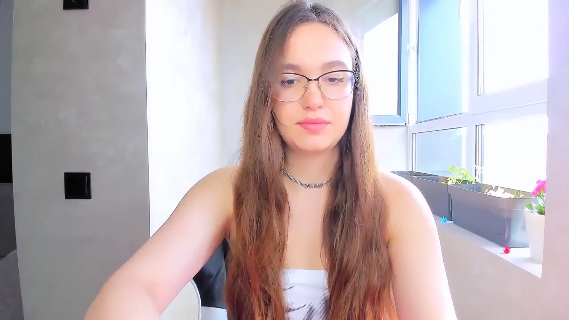 Gallery image thumbnail from StarlitAffair's myfreecams stream on, 04/25/2025, 10:35 image 18 of 20