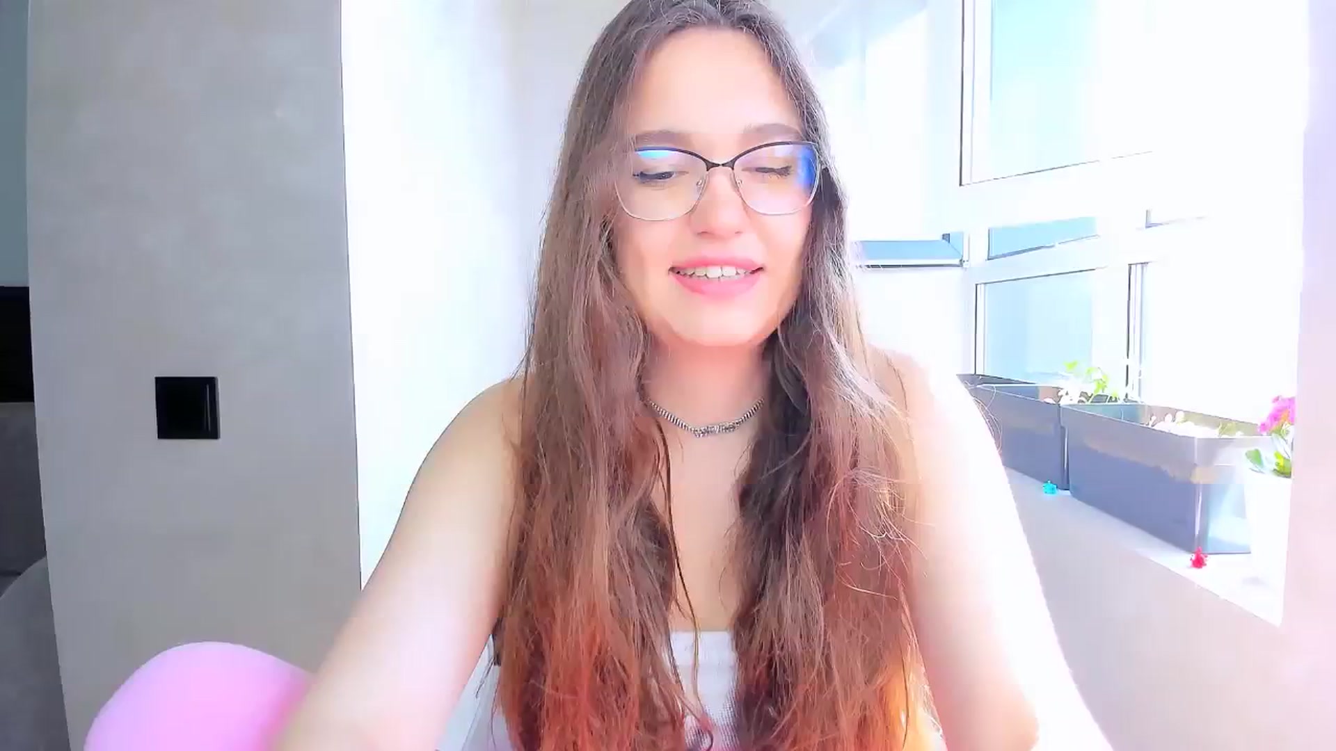 Gallery image thumbnail from StarlitAffair's myfreecams stream on, 04/25/2025, 11:00 image 12 of 20