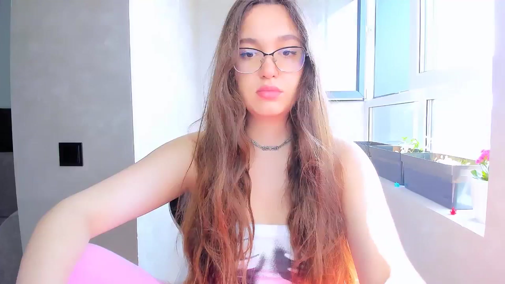 Gallery image thumbnail from StarlitAffair's myfreecams stream on, 04/25/2025, 11:00 image 4 of 20