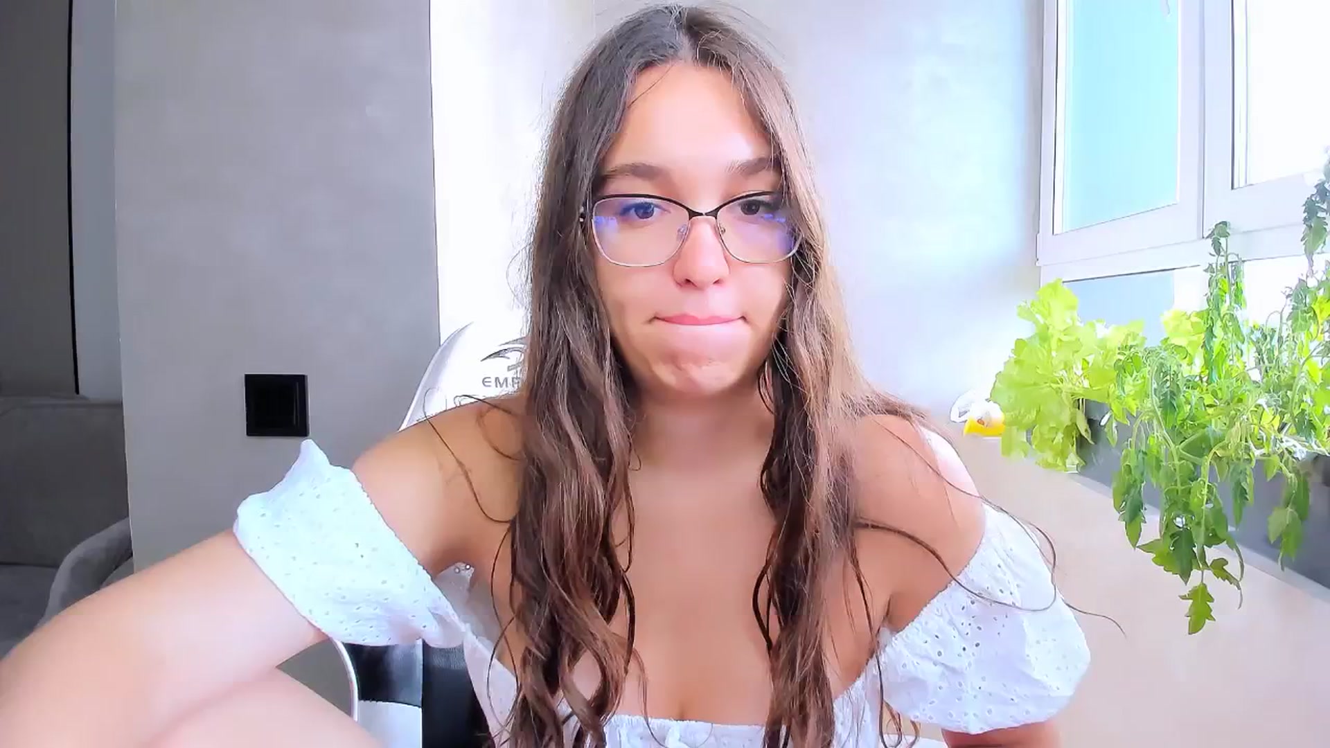 Gallery image thumbnail from StarlitAffair's myfreecams stream on, 06/19/2025, 13:36 image 3 of 20
