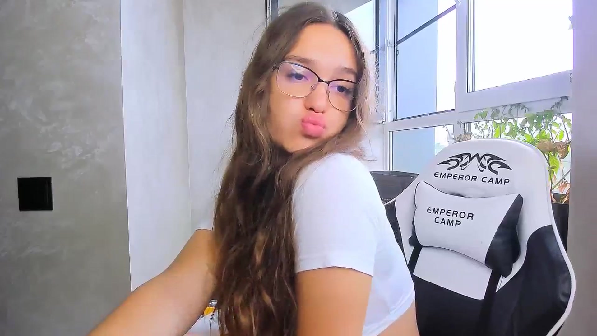 Gallery image thumbnail from StarlitAffair's myfreecams stream on, 07/29/2025, 07:25 image 6 of 20