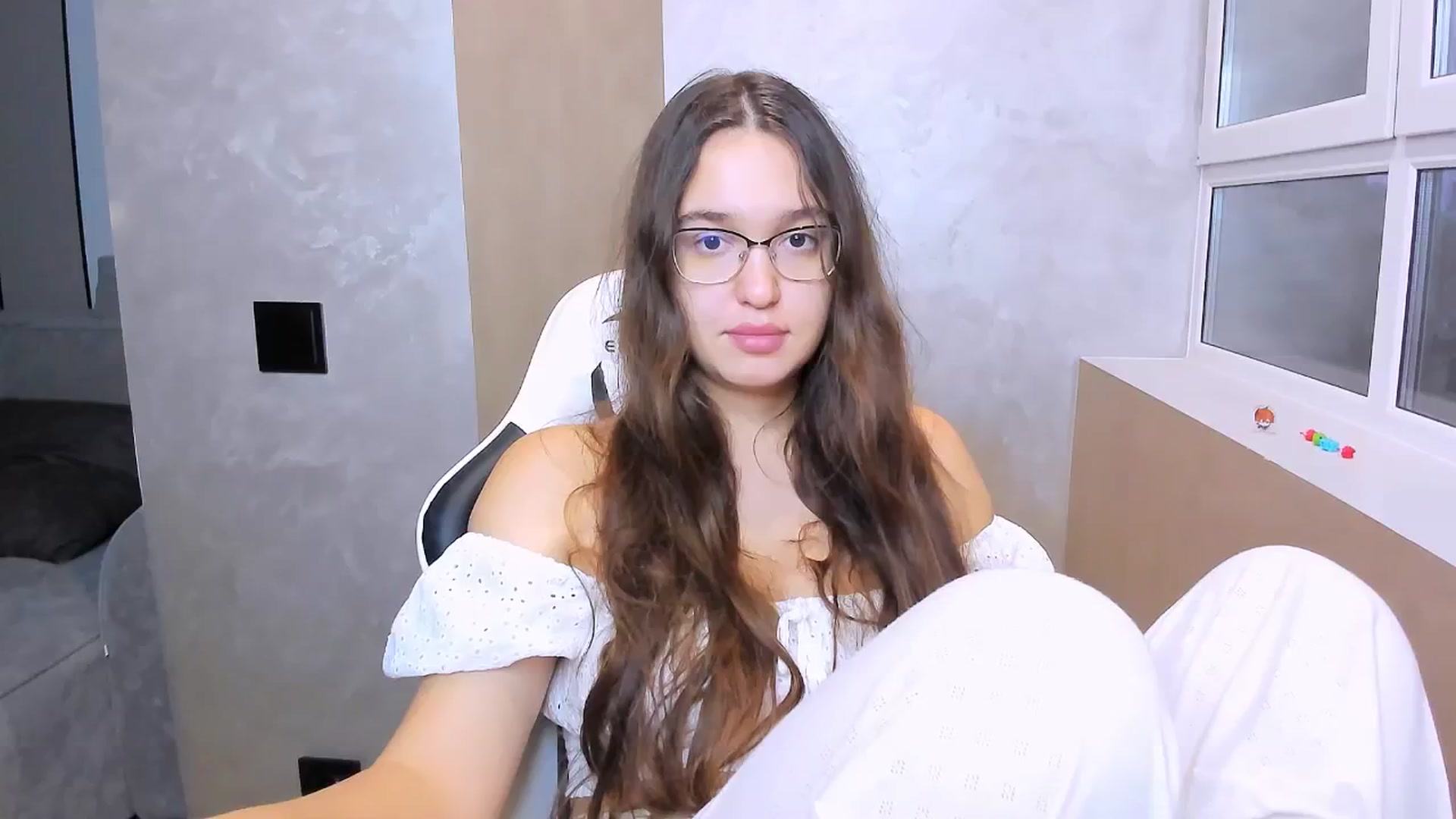 Gallery image thumbnail from StarlitAffair's myfreecams stream on, 10/30/2025, 14:04 image 5 of 20