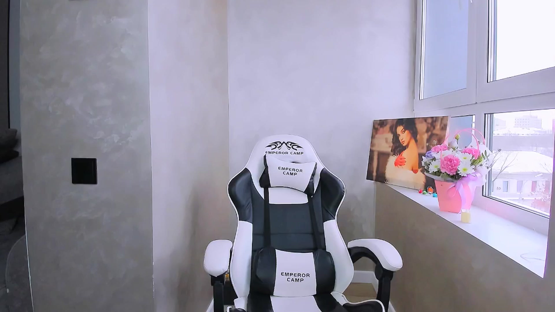 Gallery image thumbnail from StarlitAffair's myfreecams stream on, 12/17/2025, 09:22 image 18 of 20