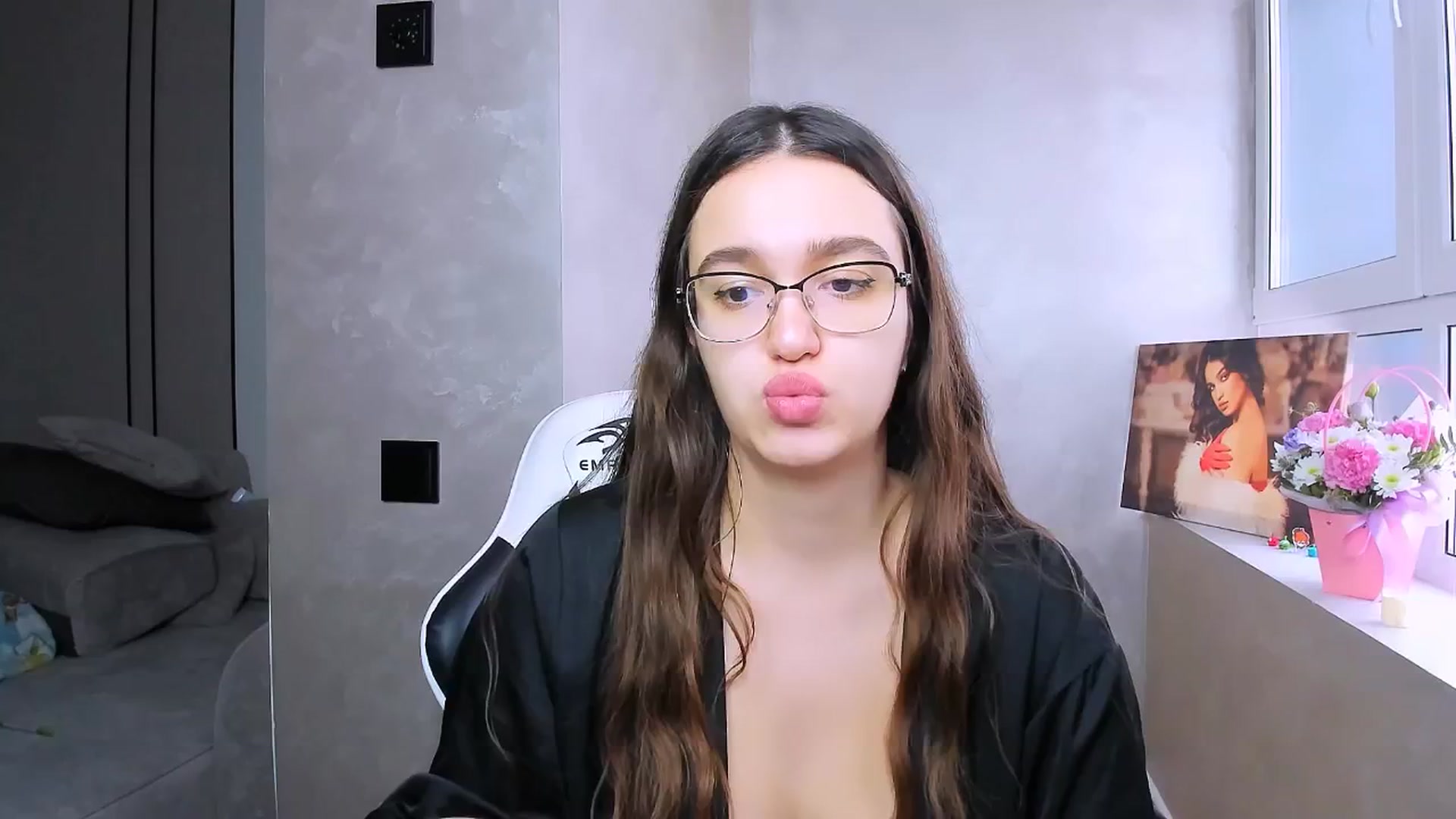 Gallery image thumbnail from StarlitAffair's myfreecams stream on, 12/18/2025, 09:16 image 16 of 20