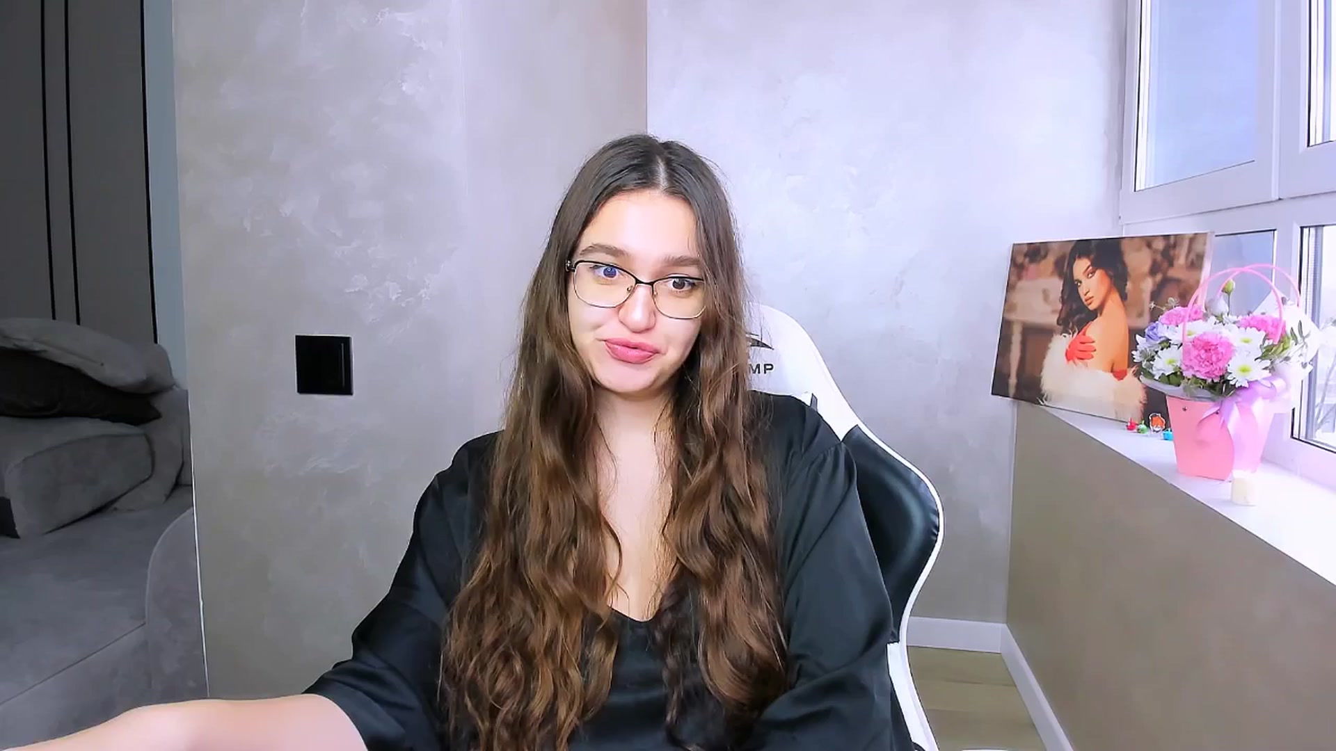 Gallery image thumbnail from StarlitAffair's myfreecams stream on, 12/18/2025, 10:20 image 15 of 20