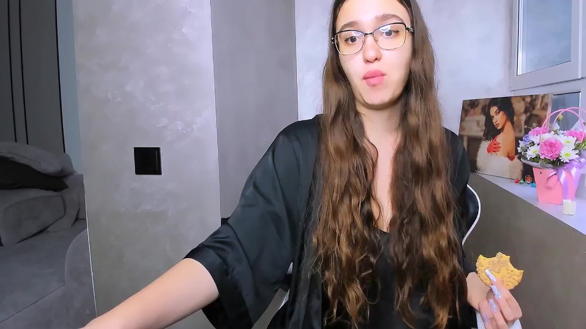 Gallery image thumbnail from StarlitAffair's myfreecams stream on, 12/18/2025, 11:37 image 18 of 20