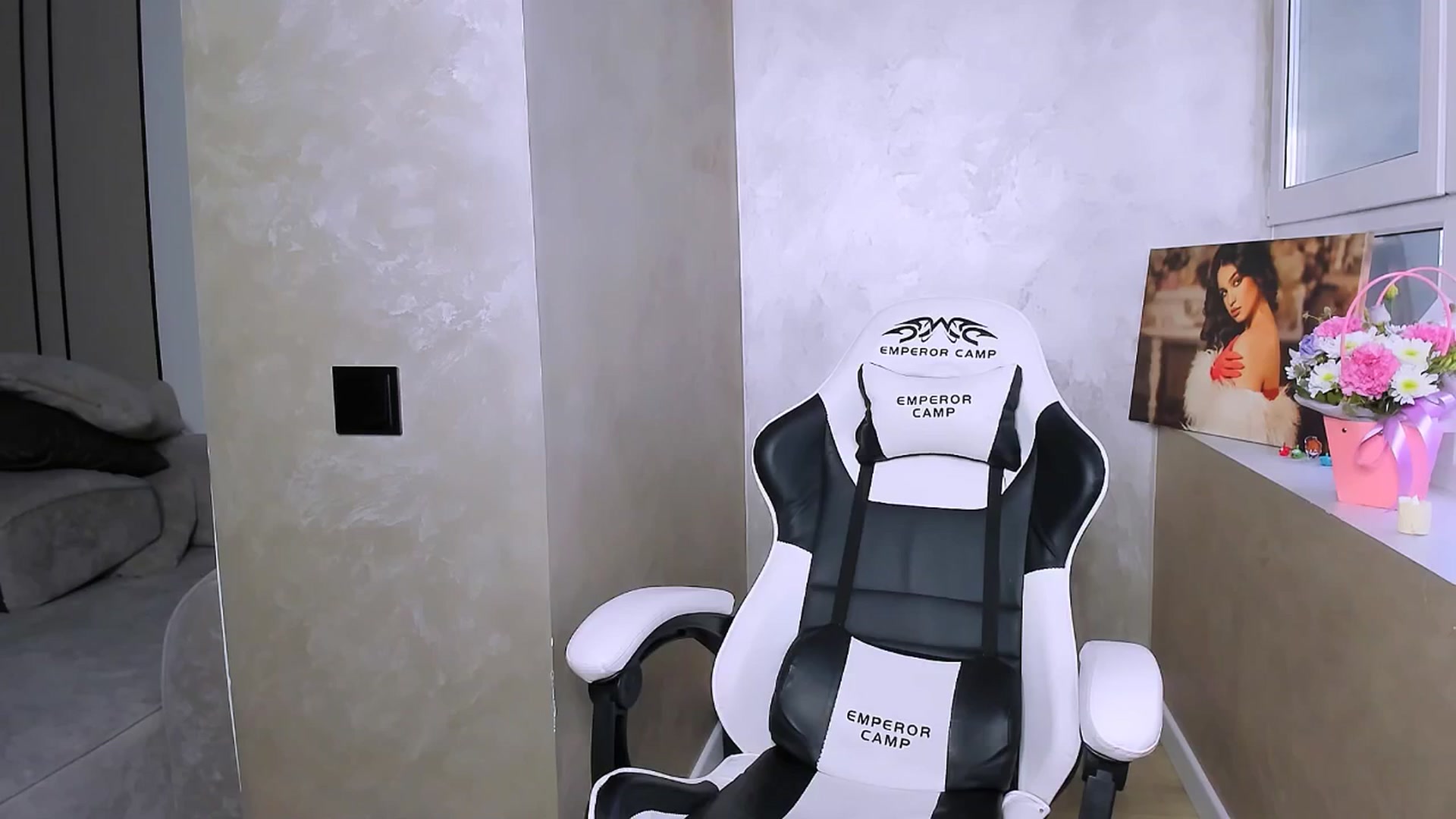 Gallery image thumbnail from StarlitAffair's myfreecams stream on, 12/18/2025, 11:37 image 17 of 20