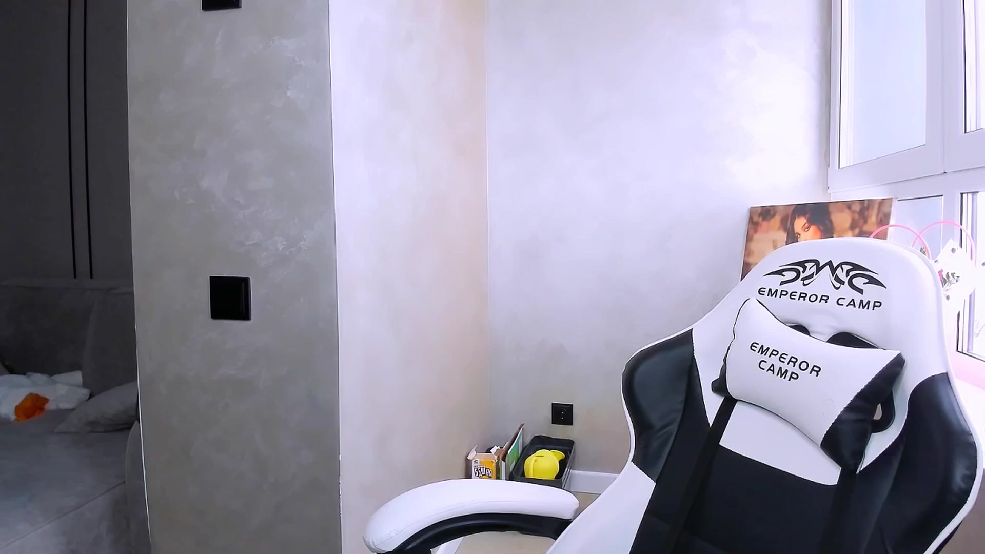 Gallery image thumbnail from StarlitAffair's myfreecams stream on, 12/24/2025, 09:18 image 2 of 20
