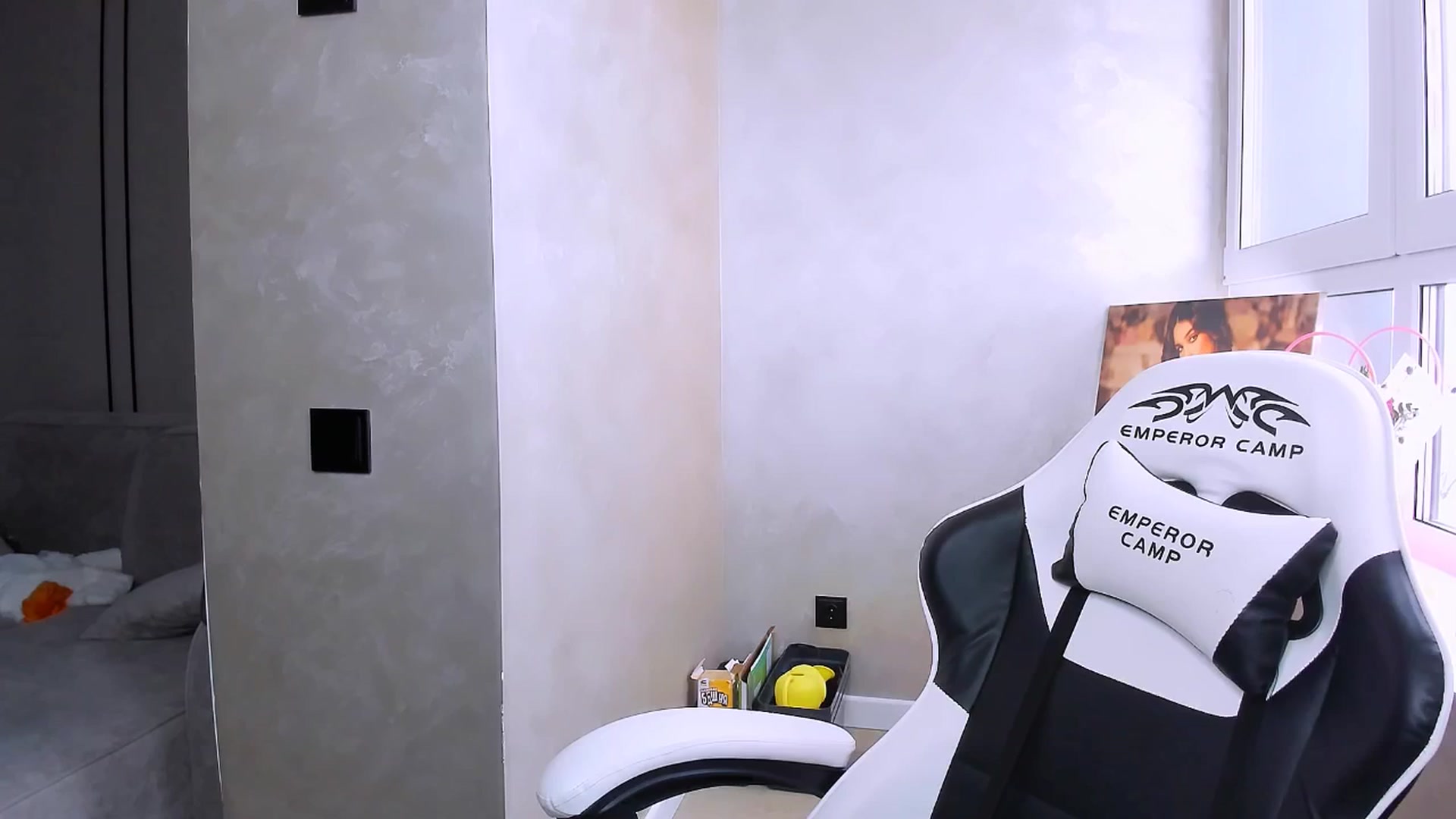Gallery image thumbnail from StarlitAffair's myfreecams stream on, 12/24/2025, 09:18 image 3 of 20