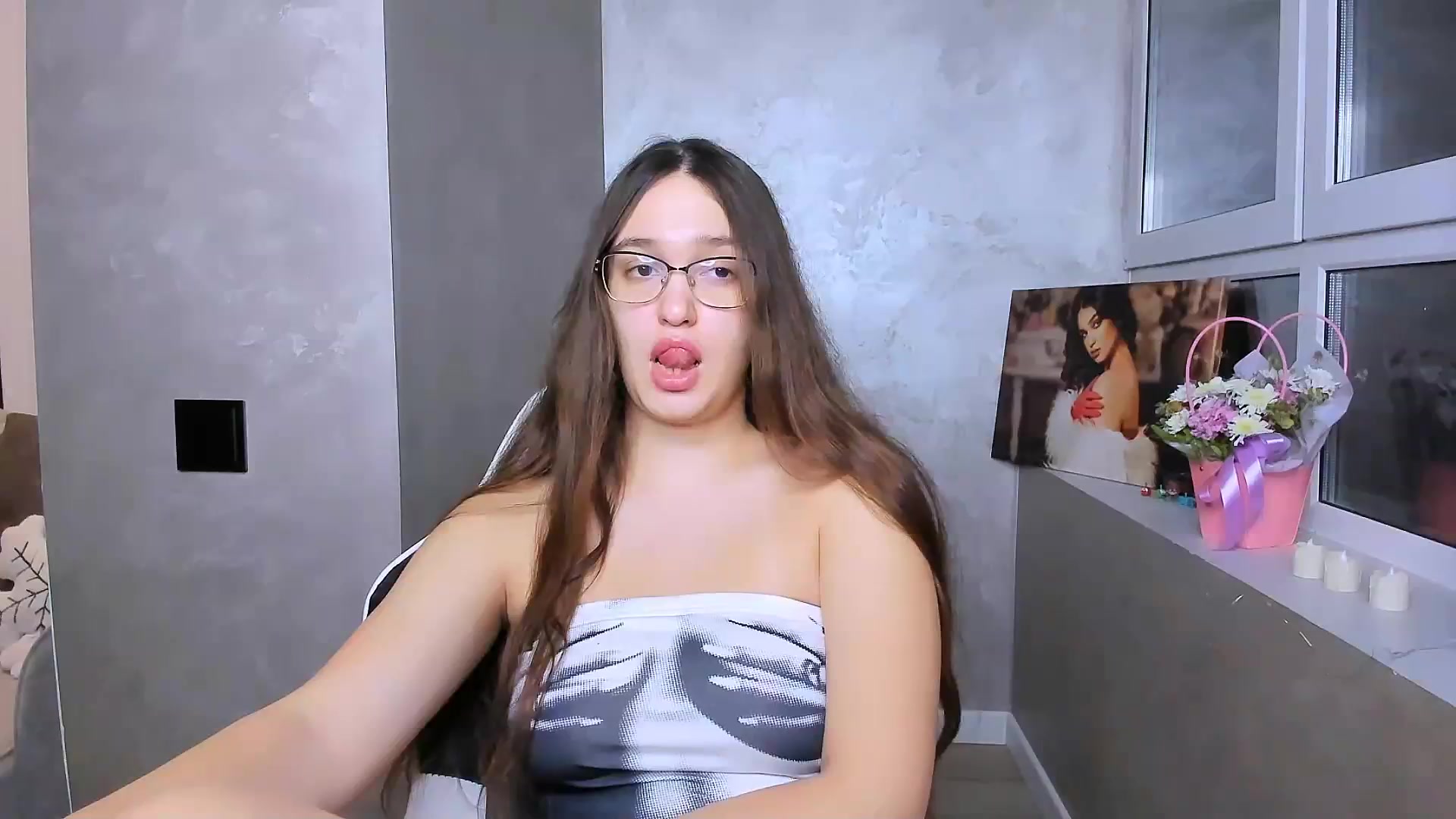 Gallery image thumbnail from StarlitAffair's myfreecams stream on, 12/26/2025, 15:49 image 19 of 20