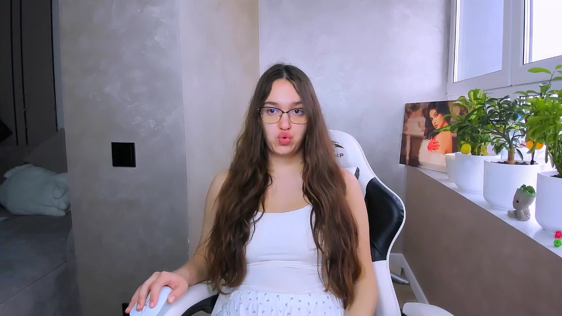 Gallery image thumbnail from StarlitAffair's myfreecams stream on, 04/13/2026, 06:52 image 18 of 20