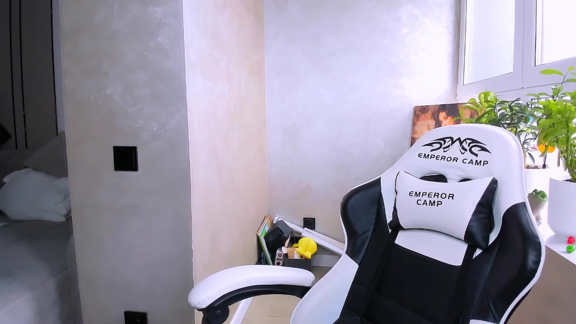 Gallery image thumbnail from StarlitAffair's myfreecams stream on, 04/13/2026, 06:52 image 10 of 20