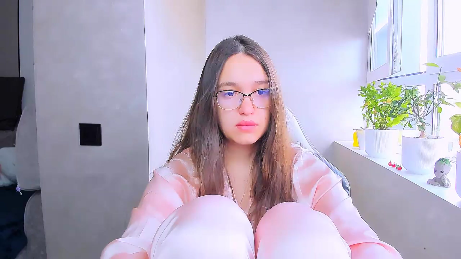 Gallery image thumbnail from StarlitAffair's myfreecams stream on, 05/19/2026, 06:48 image 18 of 20
