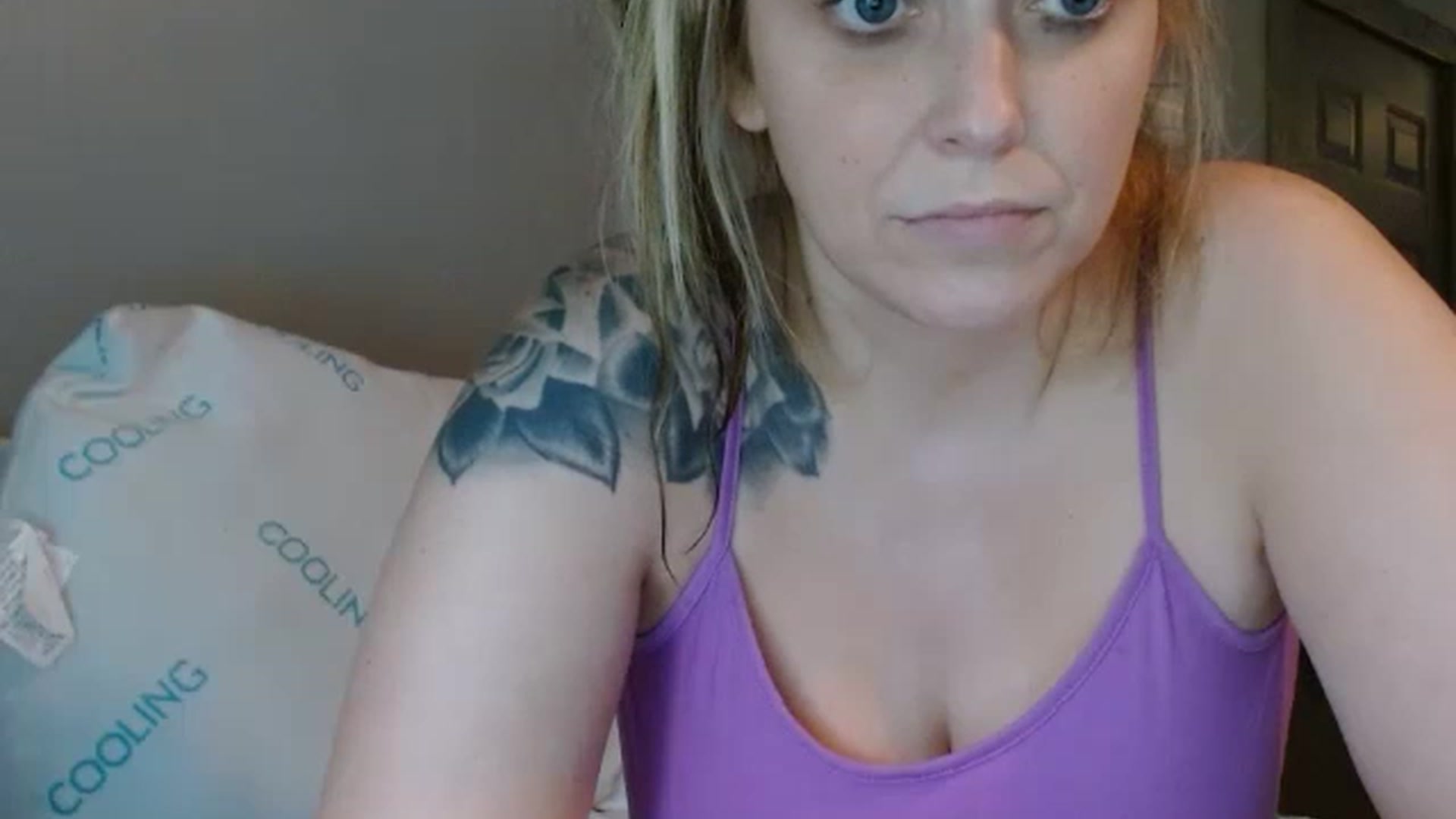 Gallery image thumbnail from StarrFoxxxx's myfreecams stream on, 06/25/2023, 16:55 image 12 of 20
