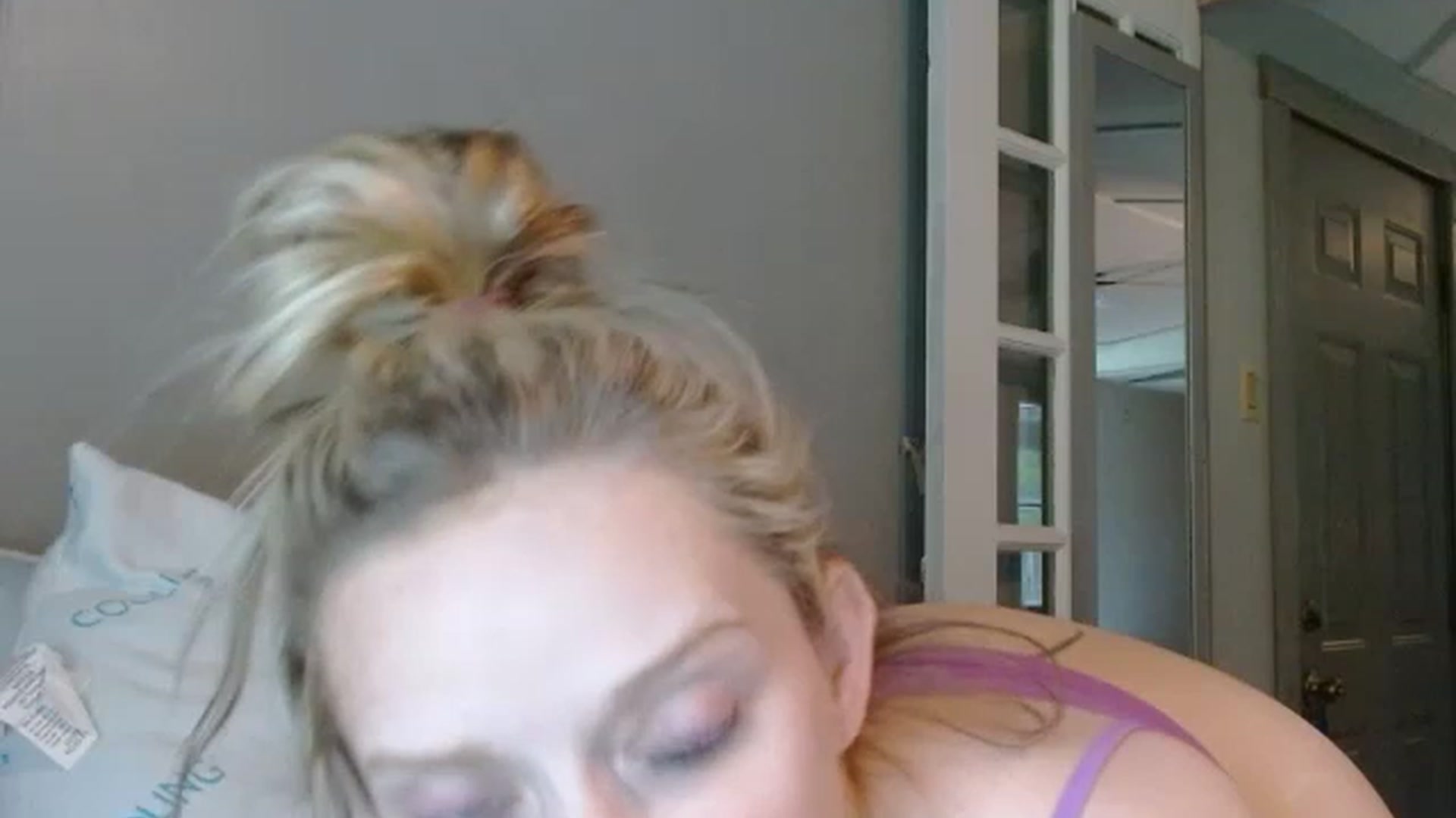 Gallery image thumbnail from StarrFoxxxx's myfreecams stream on, 06/25/2023, 16:55 image 19 of 20