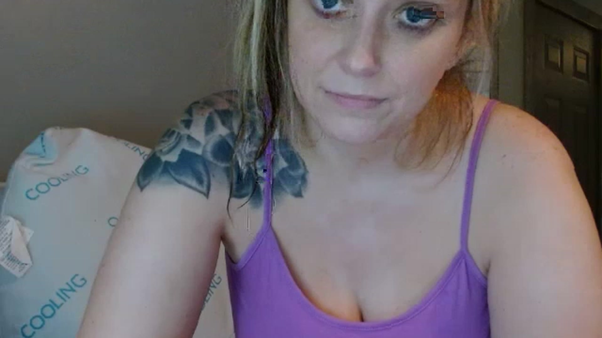 Gallery image thumbnail from StarrFoxxxx's myfreecams stream on, 06/25/2023, 16:55 image 6 of 20