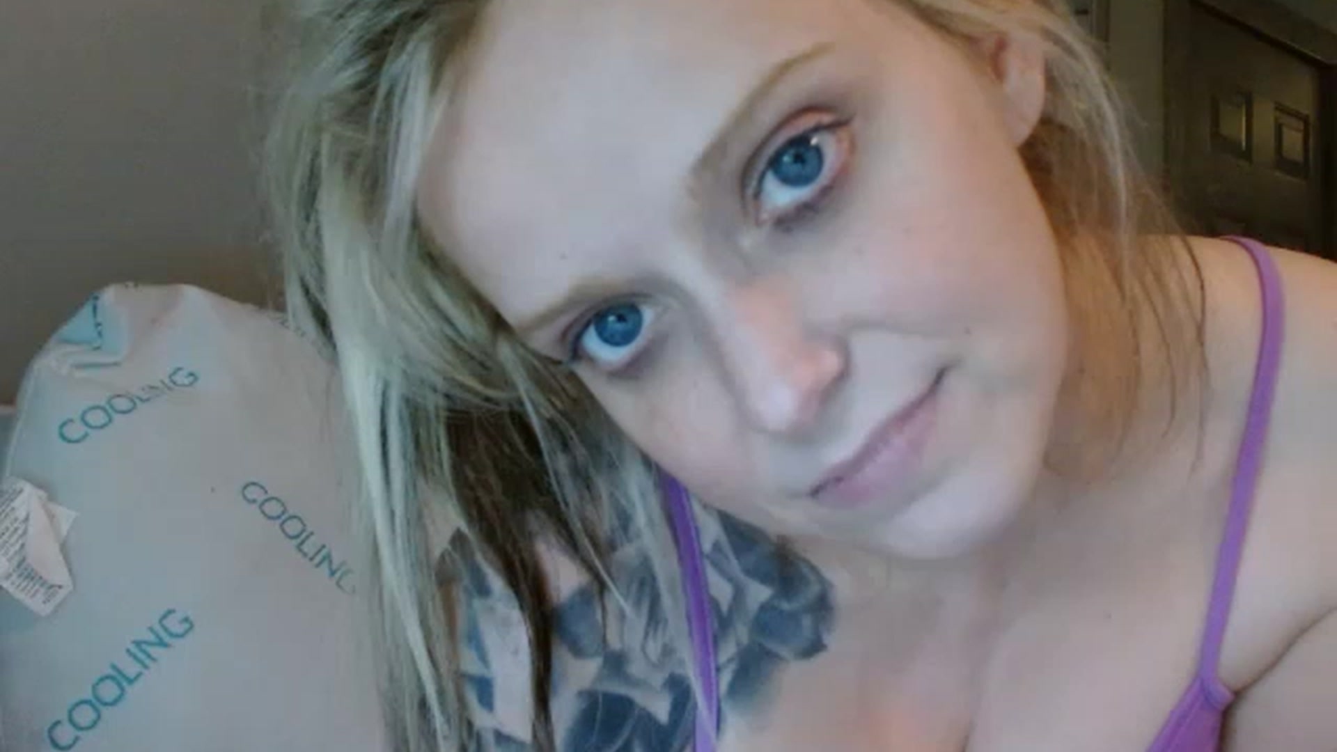 Gallery image thumbnail from StarrFoxxxx's myfreecams stream on, 06/25/2023, 16:55 image 7 of 20