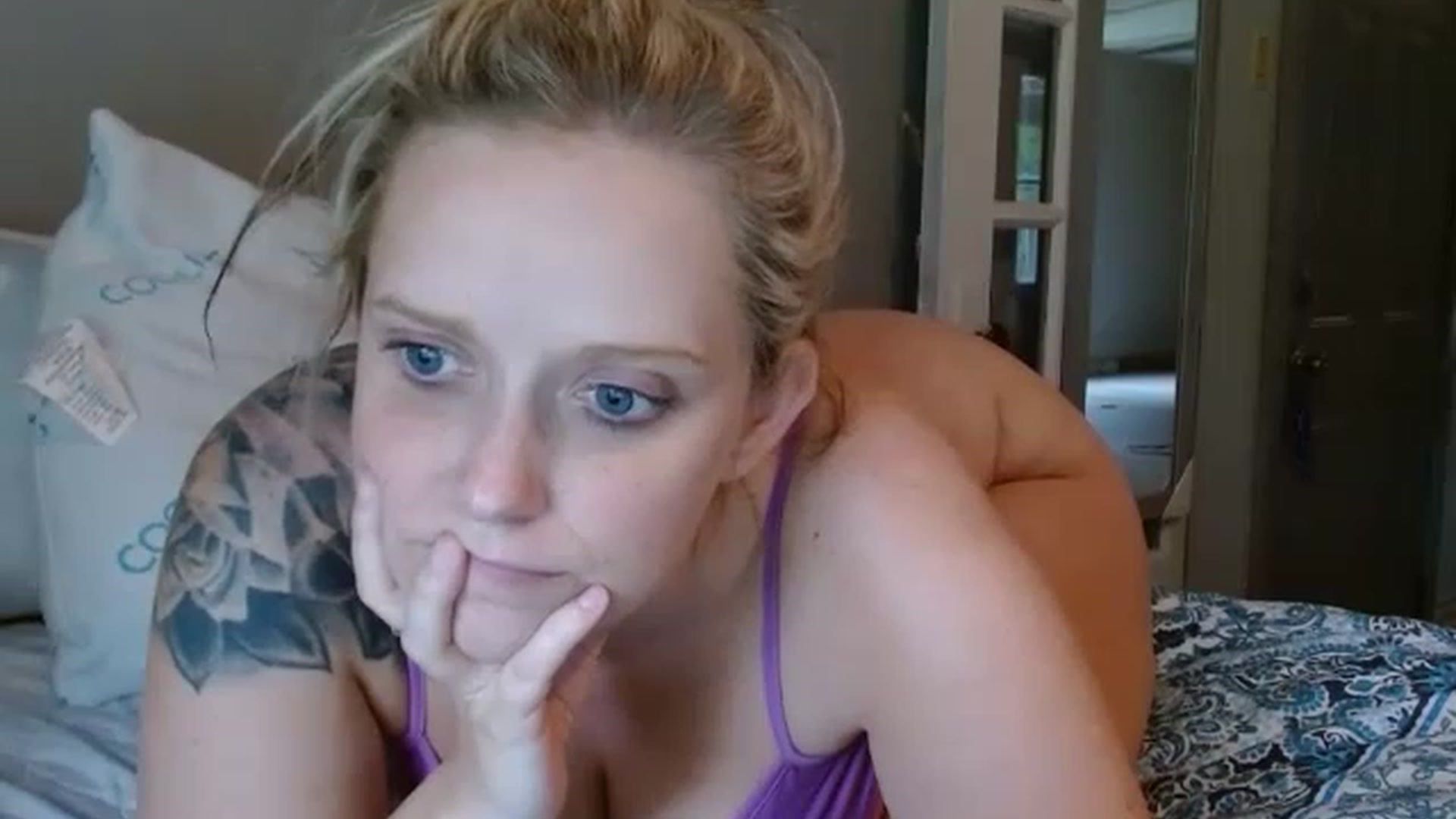 Gallery image thumbnail from StarrFoxxxx's myfreecams stream on, 06/25/2023, 16:55 image 20 of 20