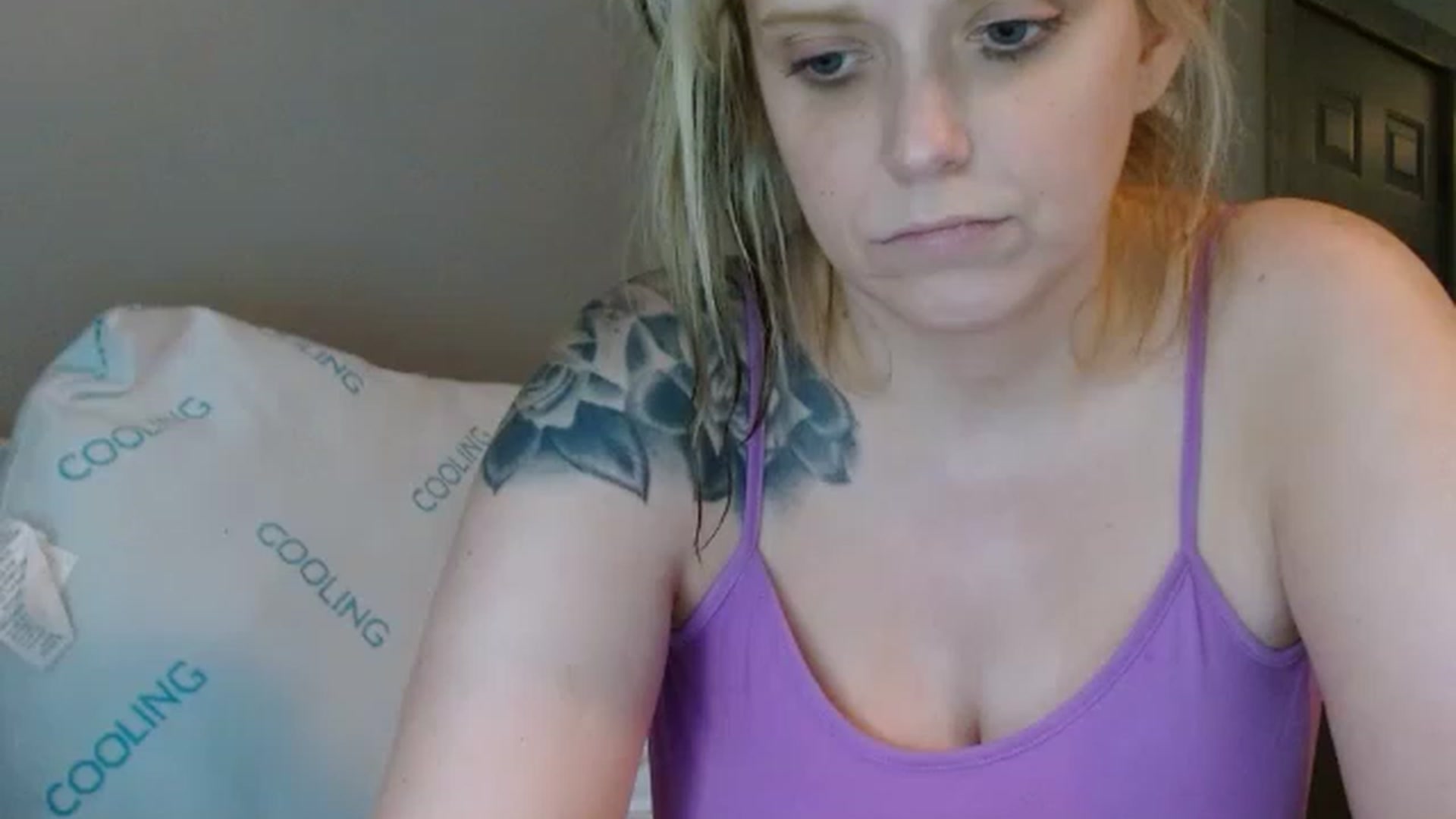 Gallery image thumbnail from StarrFoxxxx's myfreecams stream on, 06/25/2023, 16:55 image 13 of 20