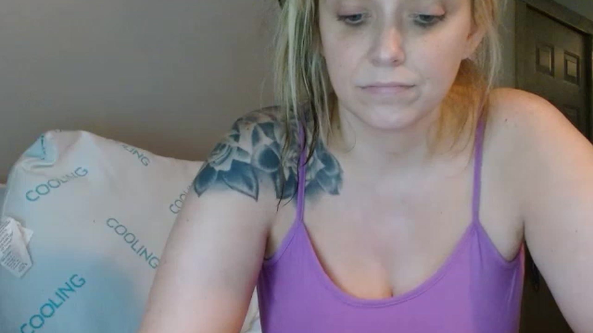 Gallery image thumbnail from StarrFoxxxx's myfreecams stream on, 06/25/2023, 16:55 image 8 of 20