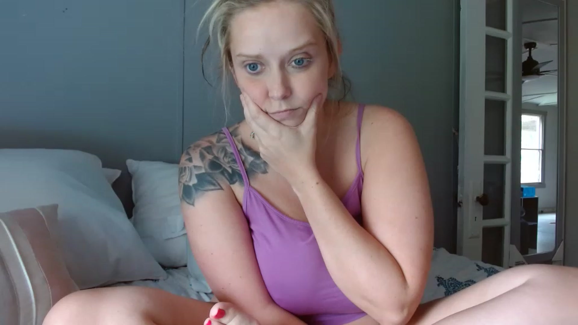 Gallery image thumbnail from StarrFoxxxx's myfreecams stream on, 06/25/2023, 17:56 image 11 of 20
