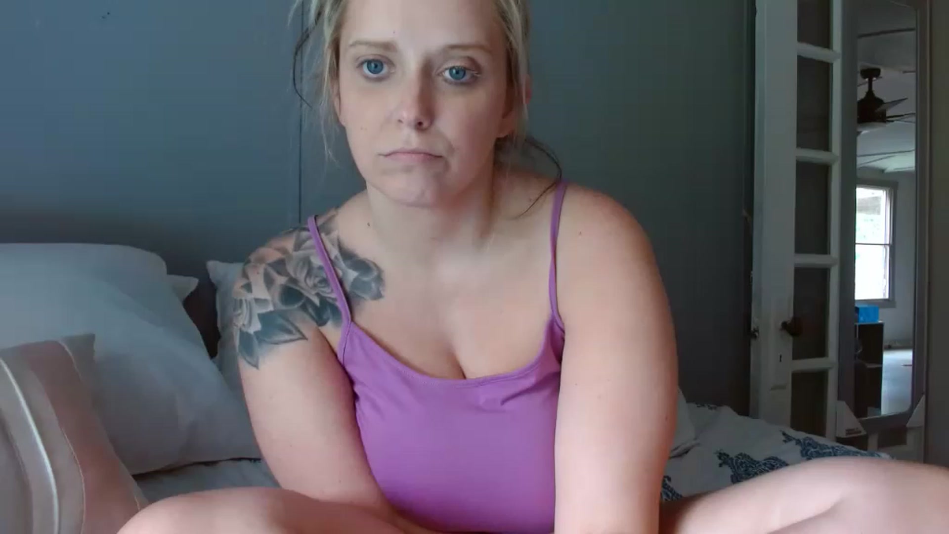 Gallery image thumbnail from StarrFoxxxx's myfreecams stream on, 06/25/2023, 17:56 image 13 of 20