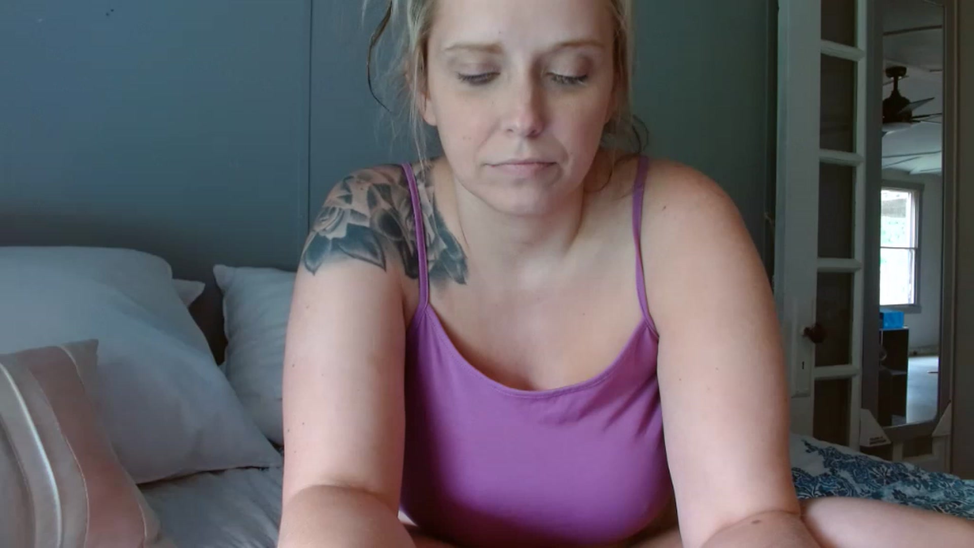 Gallery image thumbnail from StarrFoxxxx's myfreecams stream on, 06/25/2023, 17:56 image 7 of 20