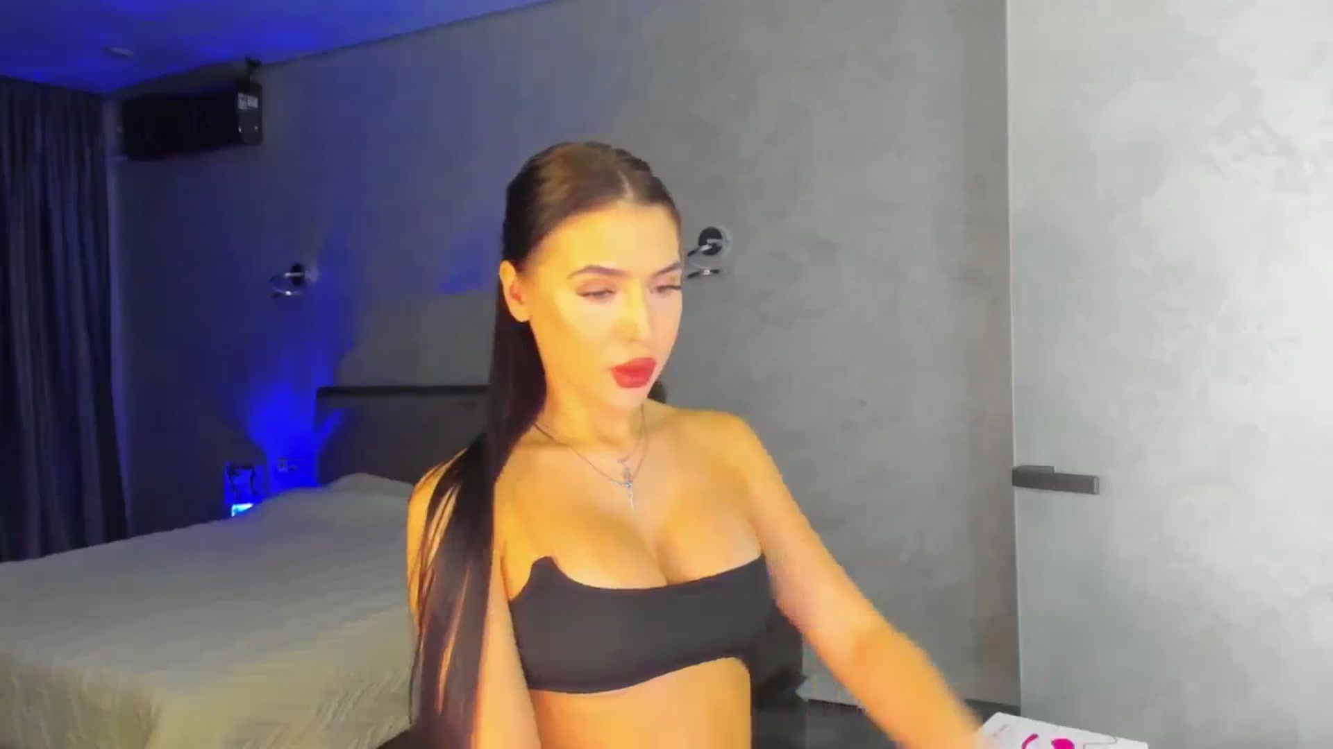 Gallery image thumbnail from StartWithK's myfreecams stream on, 02/03/2025, 19:08 image 19 of 20