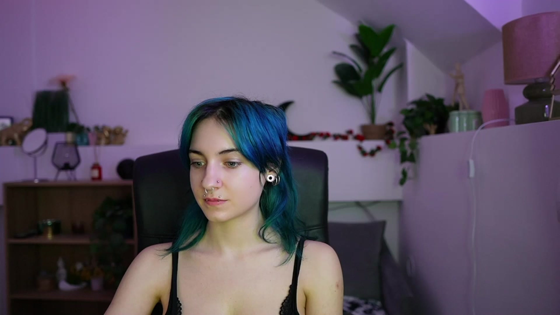 Gallery image thumbnail from Stasha_Baby's myfreecams stream on, 03/25/2026, 10:37 image 13 of 20