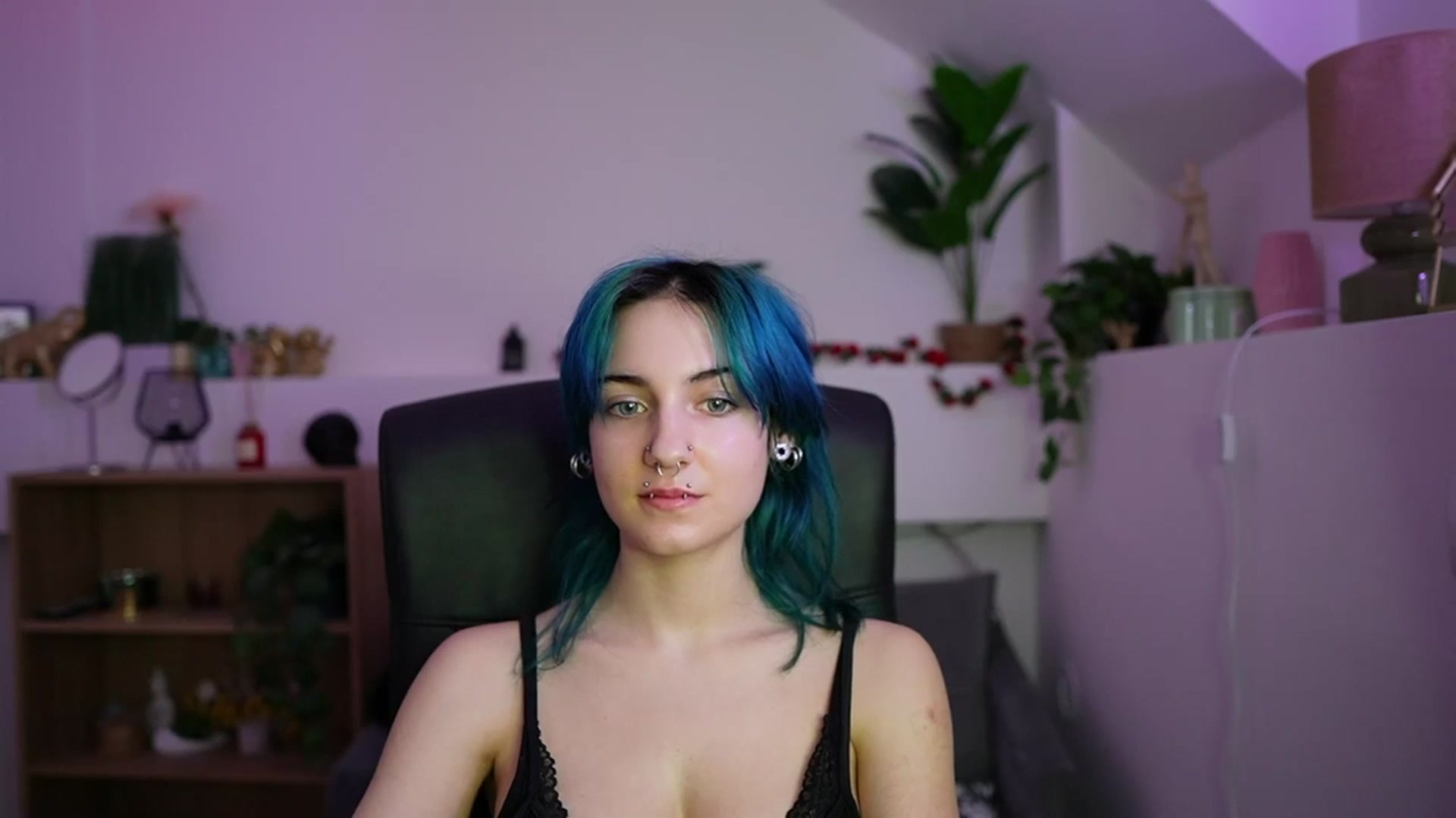 Gallery image thumbnail from Stasha_Baby's myfreecams stream on, 03/25/2026, 13:34 image 18 of 20
