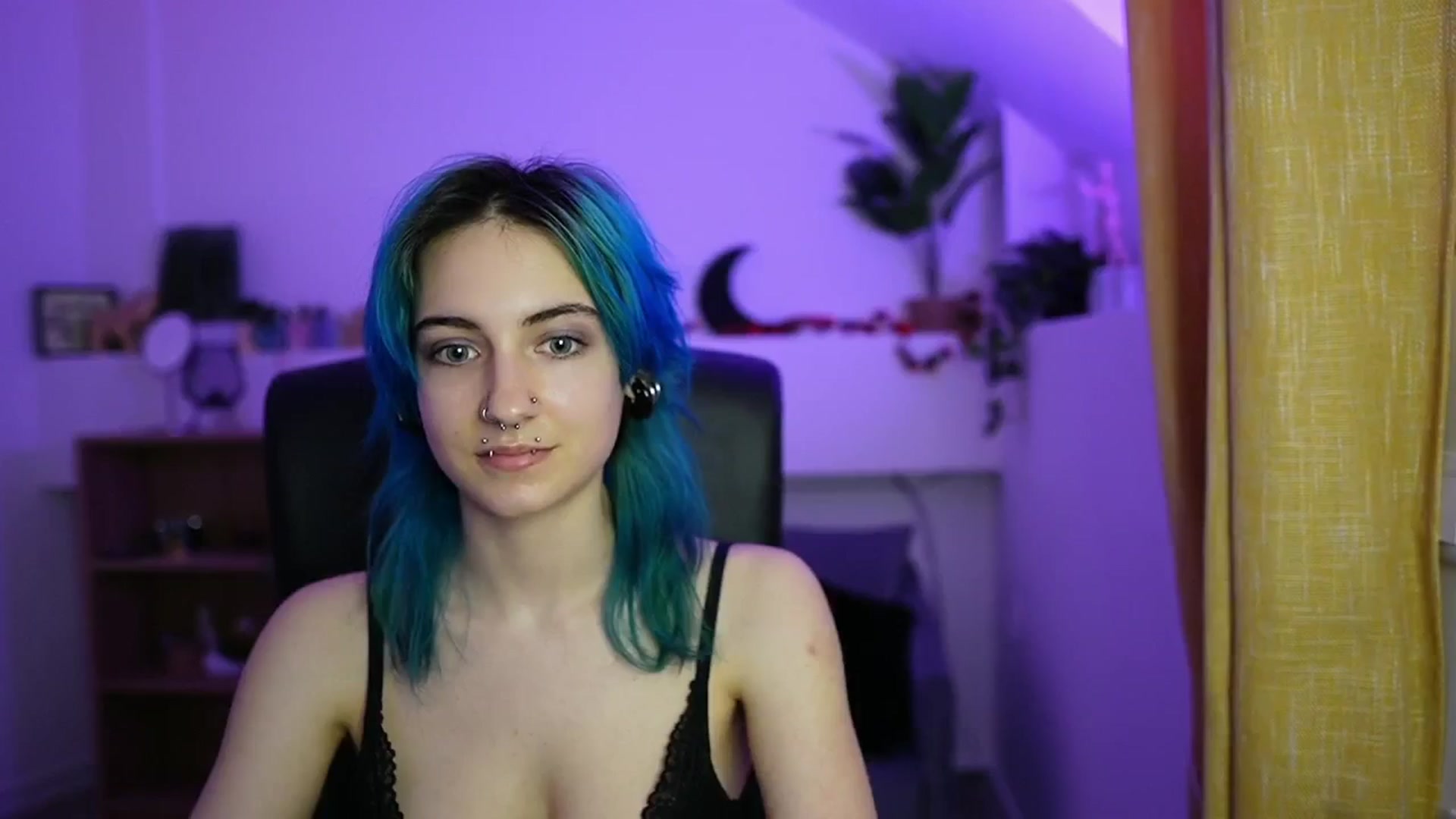 Gallery image thumbnail from Stasha_Baby's myfreecams stream on, 04/16/2026, 10:13 image 16 of 20