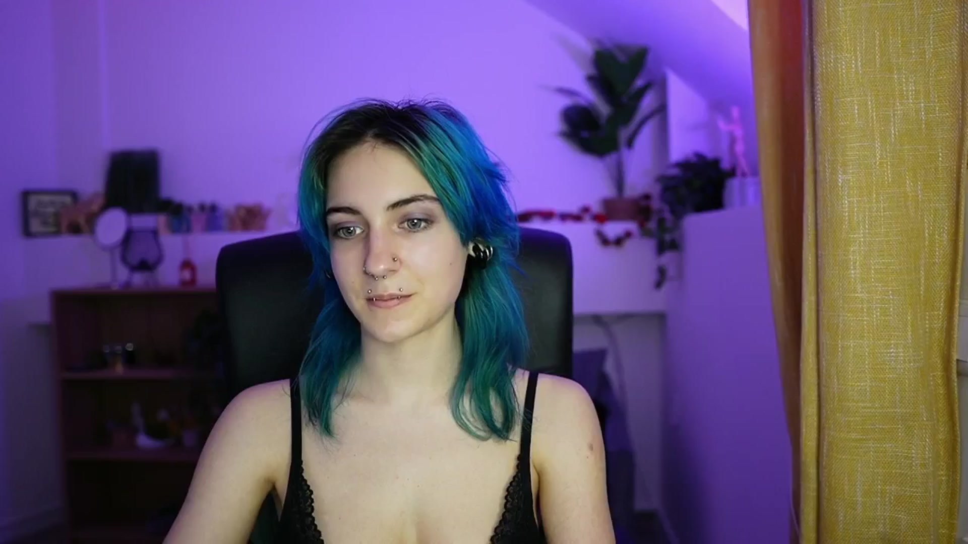 Gallery image thumbnail from Stasha_Baby's myfreecams stream on, 04/16/2026, 10:13 image 13 of 20