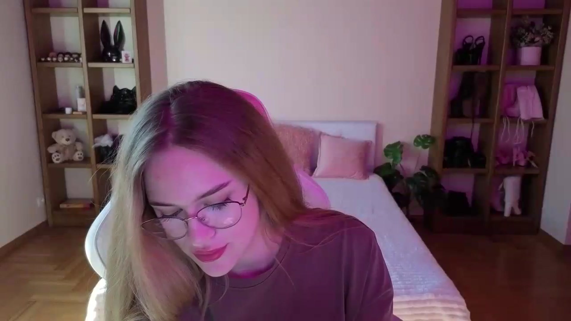 Gallery image thumbnail from Stasy's myfreecams stream on, 08/09/2026, 15:05 image 18 of 20