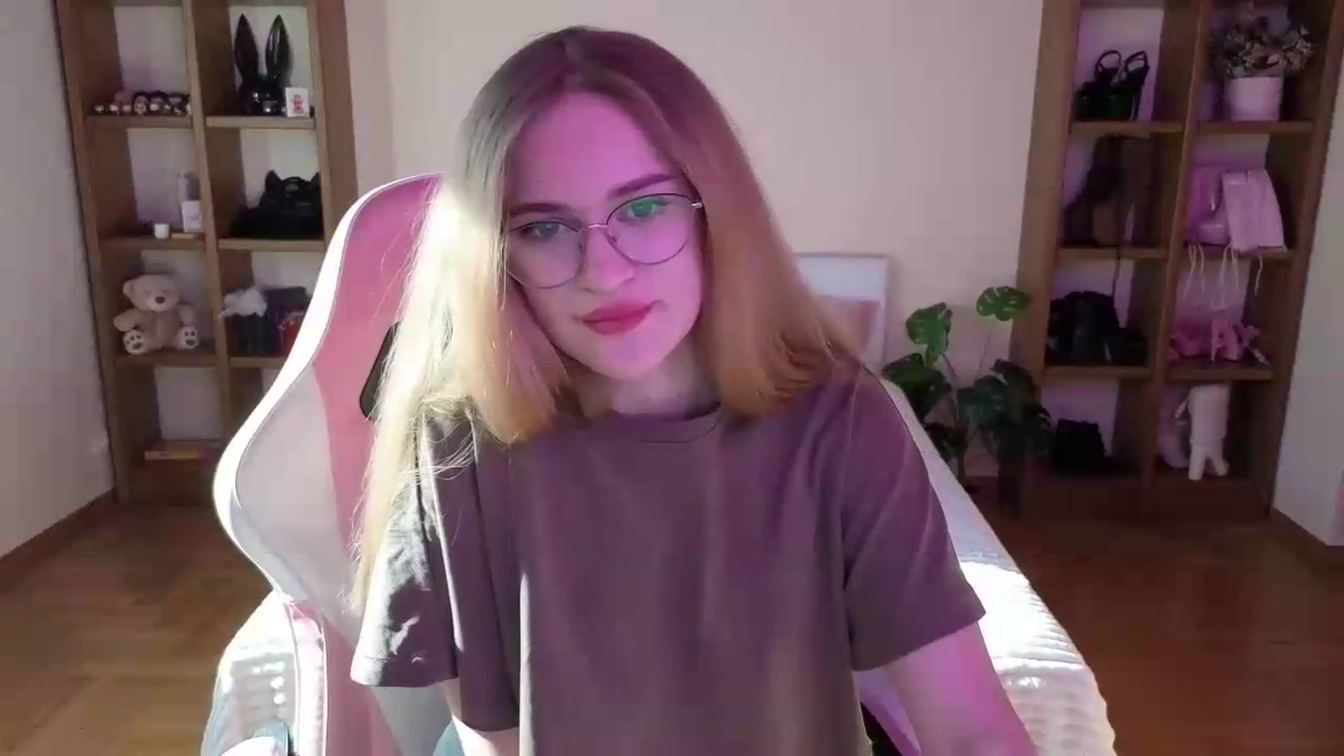 Gallery image thumbnail from Stasy's myfreecams stream on, 08/09/2026, 16:07 image 11 of 20