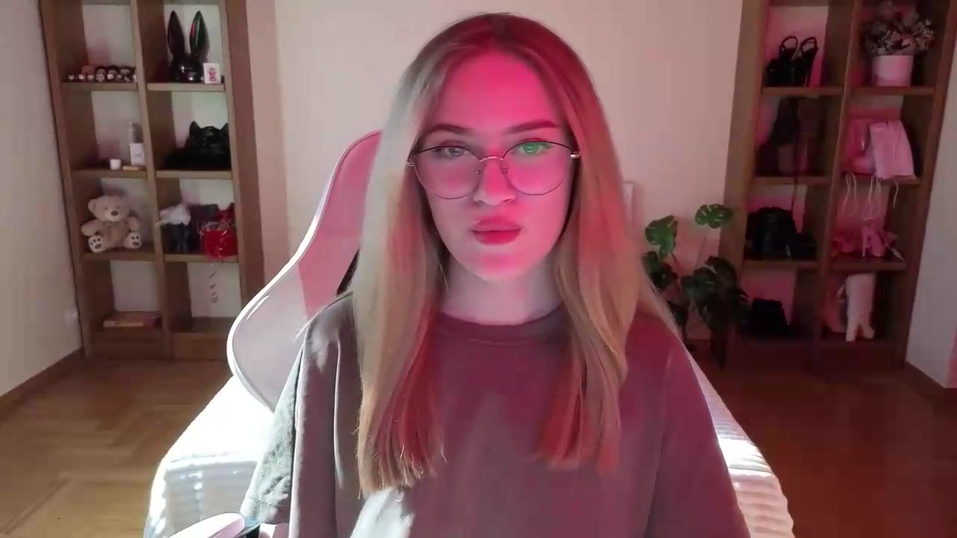 Gallery image thumbnail from Stasy's myfreecams stream on, 08/09/2026, 16:07 image 2 of 20