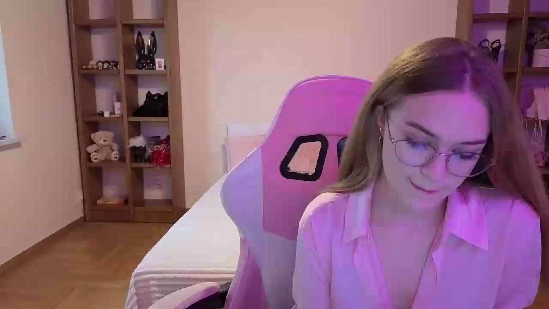 Gallery image thumbnail from Stasy's myfreecams stream on, 08/10/2026, 10:16 image 18 of 20