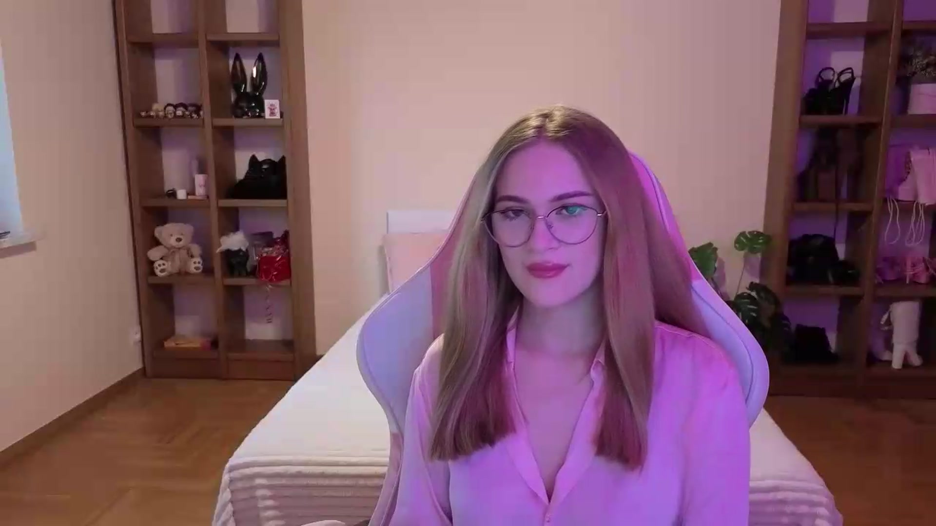 Gallery image thumbnail from Stasy's myfreecams stream on, 08/10/2026, 10:16 image 5 of 20