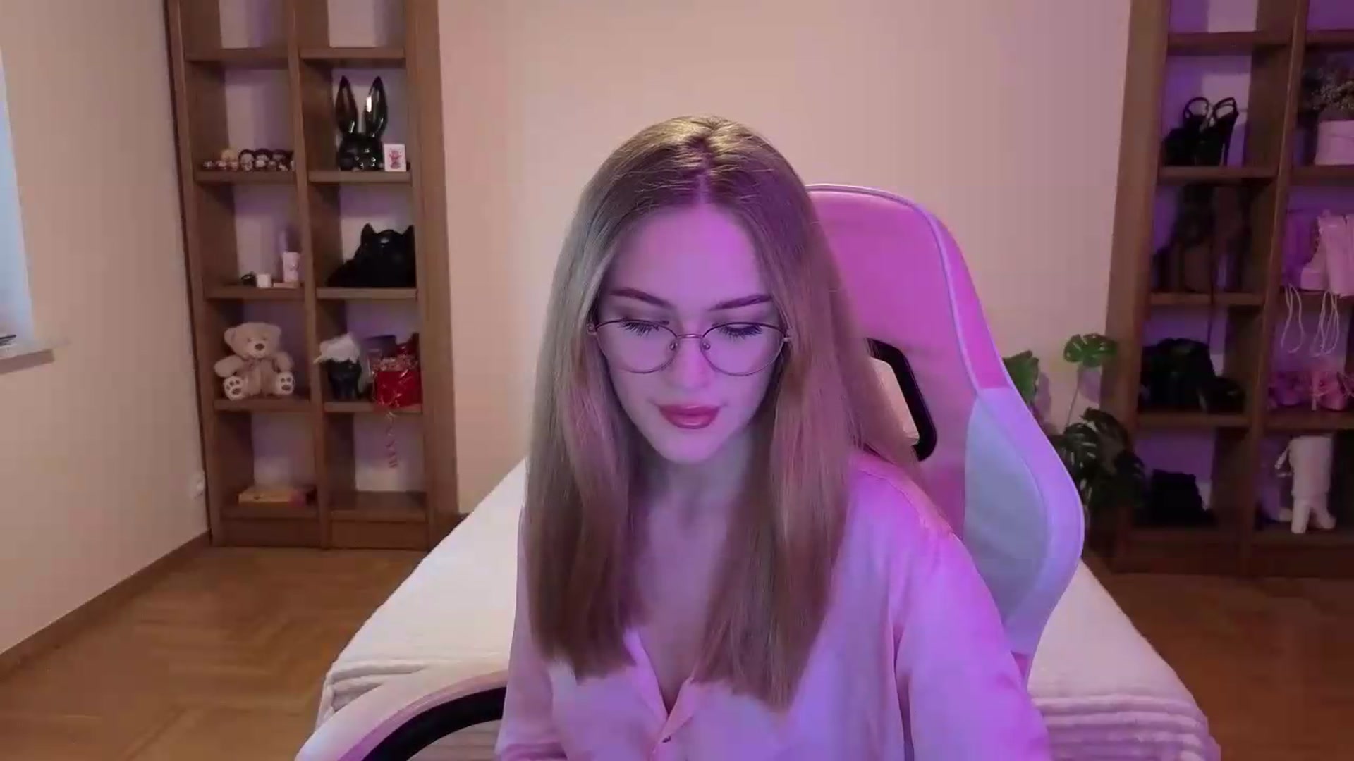 Gallery image thumbnail from Stasy's myfreecams stream on, 08/10/2026, 10:16 image 2 of 20