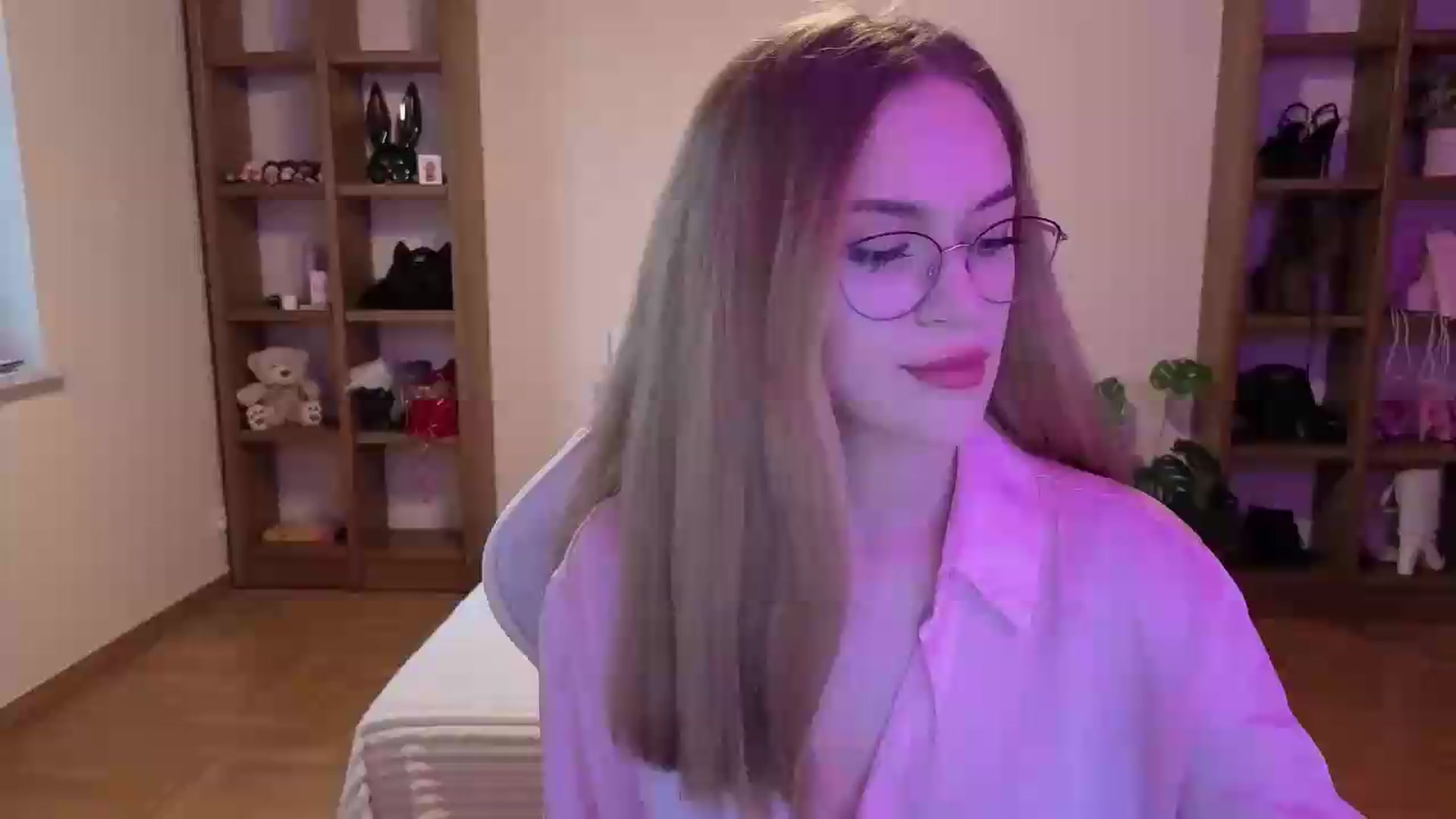 Gallery image thumbnail from Stasy's myfreecams stream on, 08/10/2026, 10:40 image 1 of 20